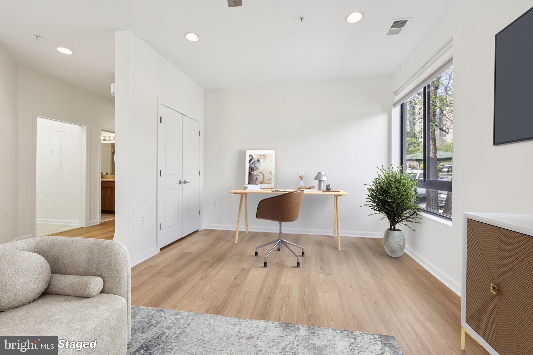 LANSDOWNE WOODS LEISURE WORLD - Residential