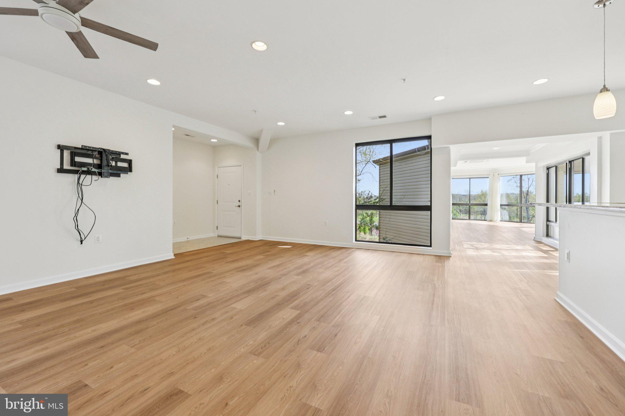 LANSDOWNE WOODS LEISURE WORLD - Residential