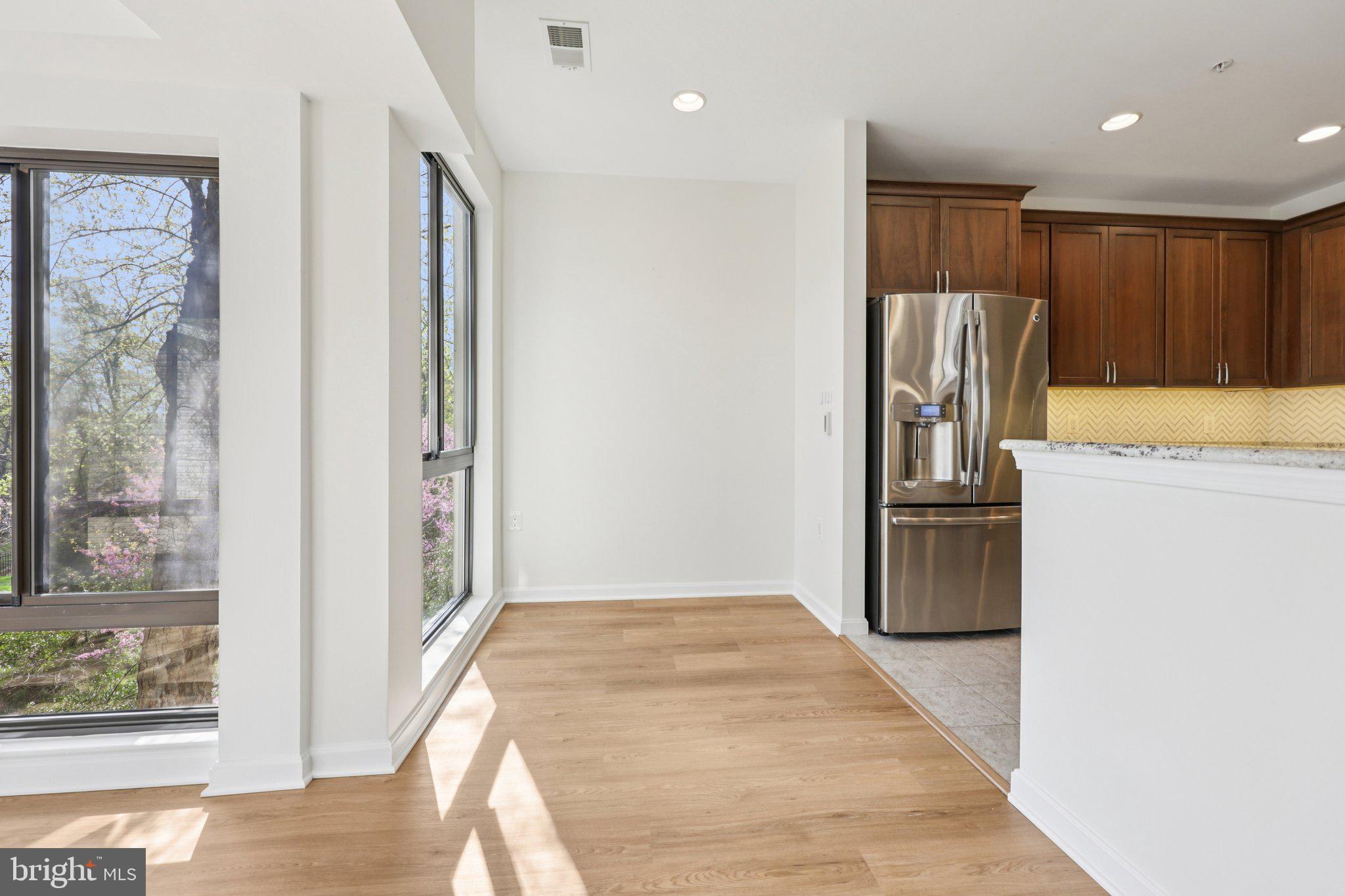 LANSDOWNE WOODS LEISURE WORLD - Residential