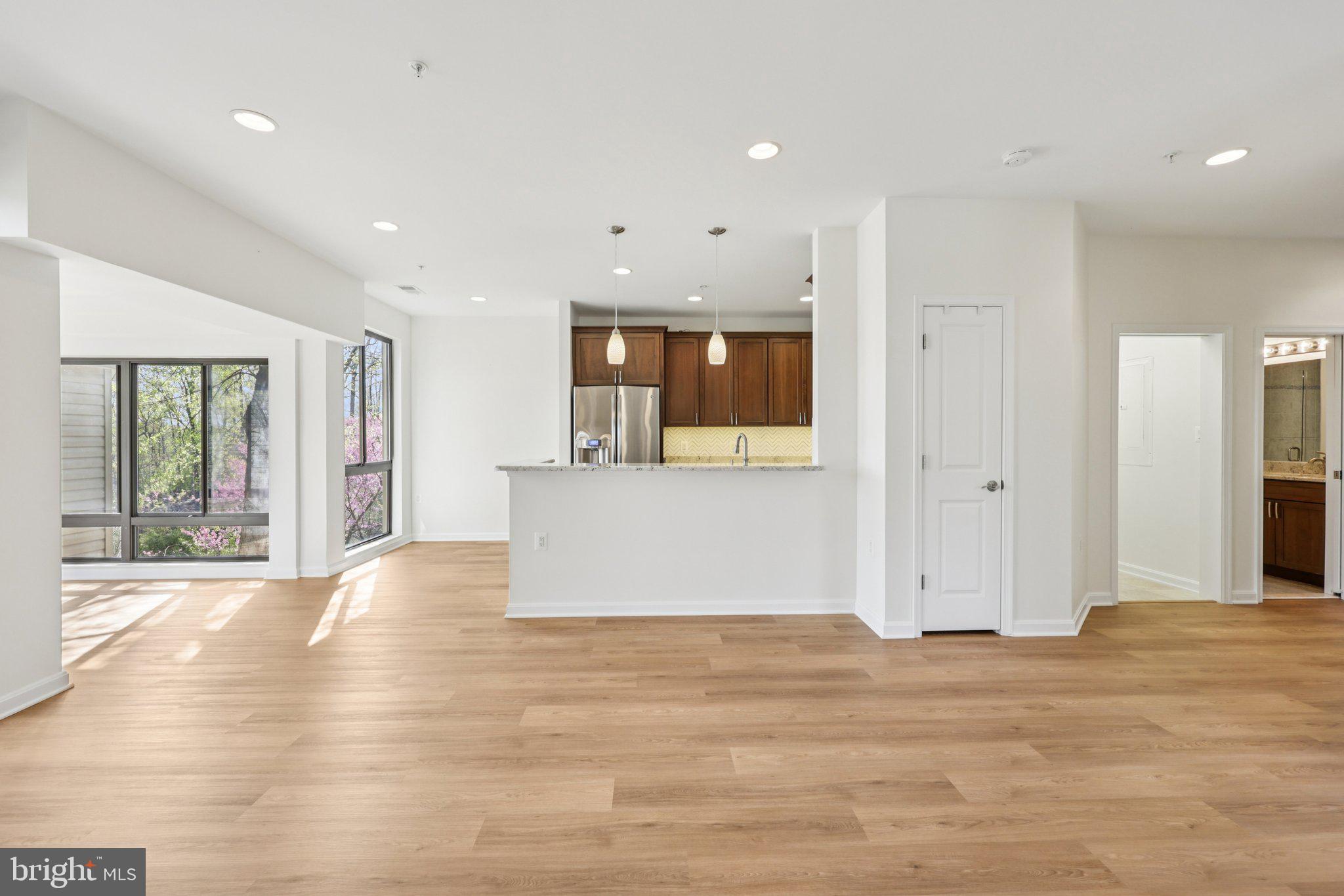 LANSDOWNE WOODS LEISURE WORLD - Residential