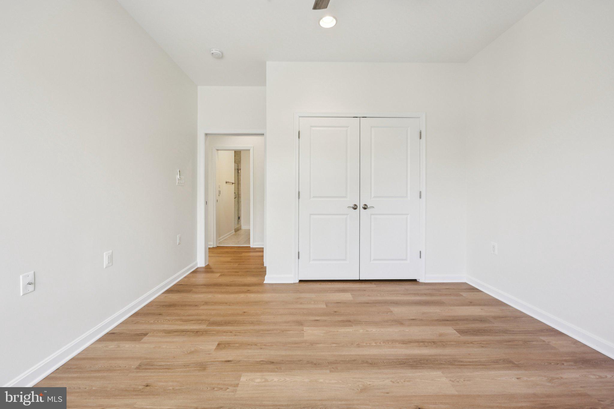 LANSDOWNE WOODS LEISURE WORLD - Residential