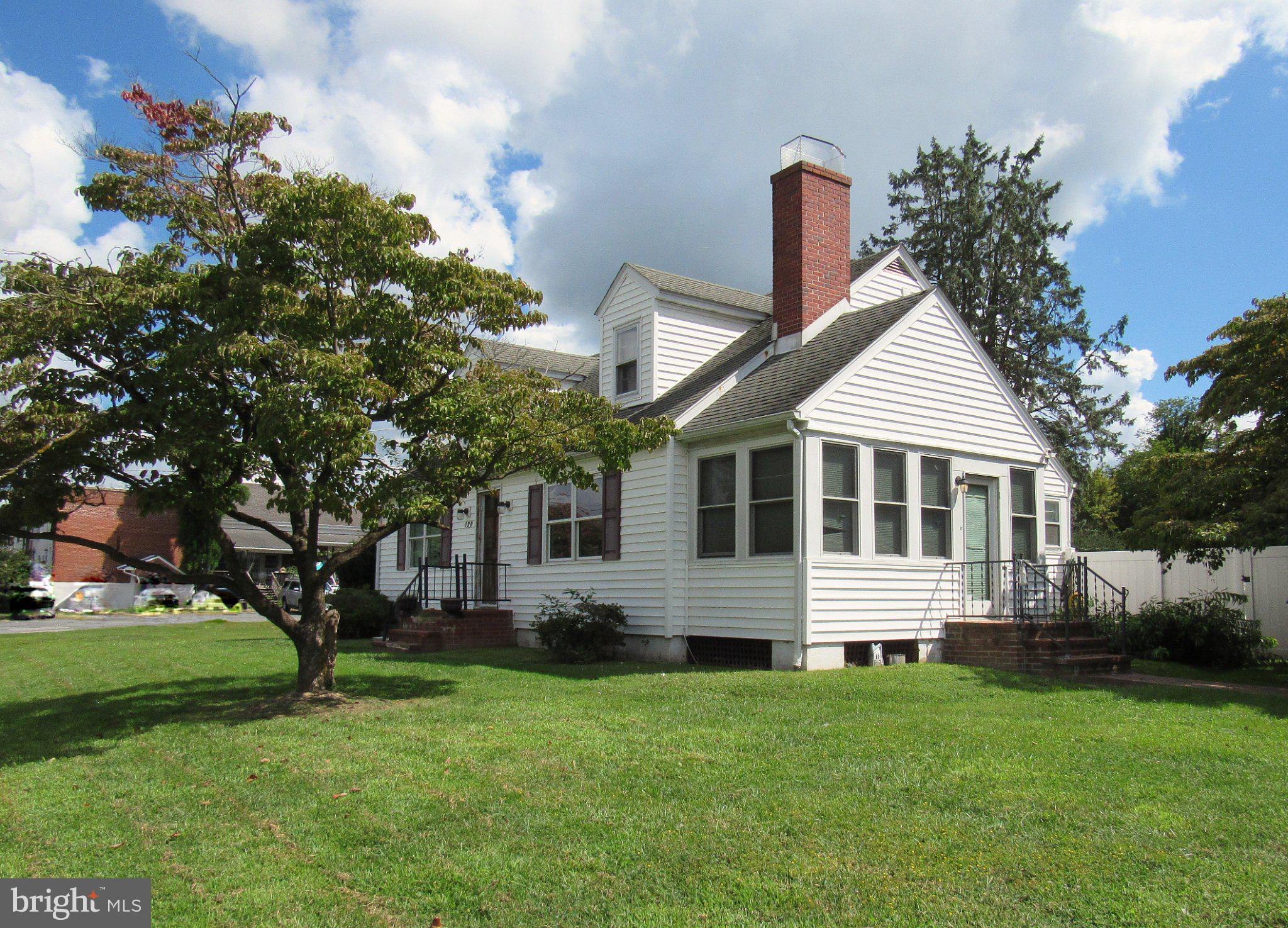 120 CENTER STREET