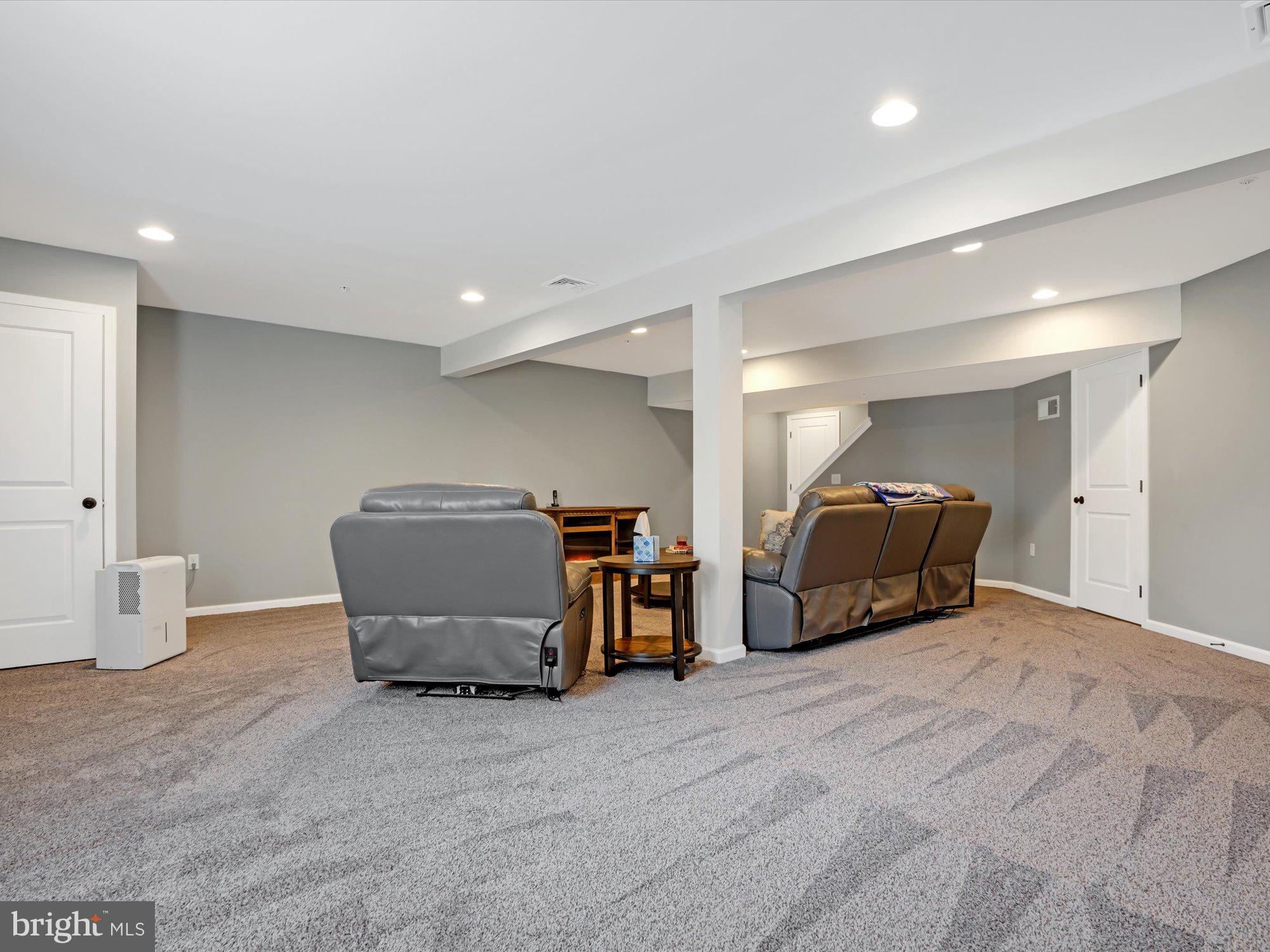 LANDOVER - Residential