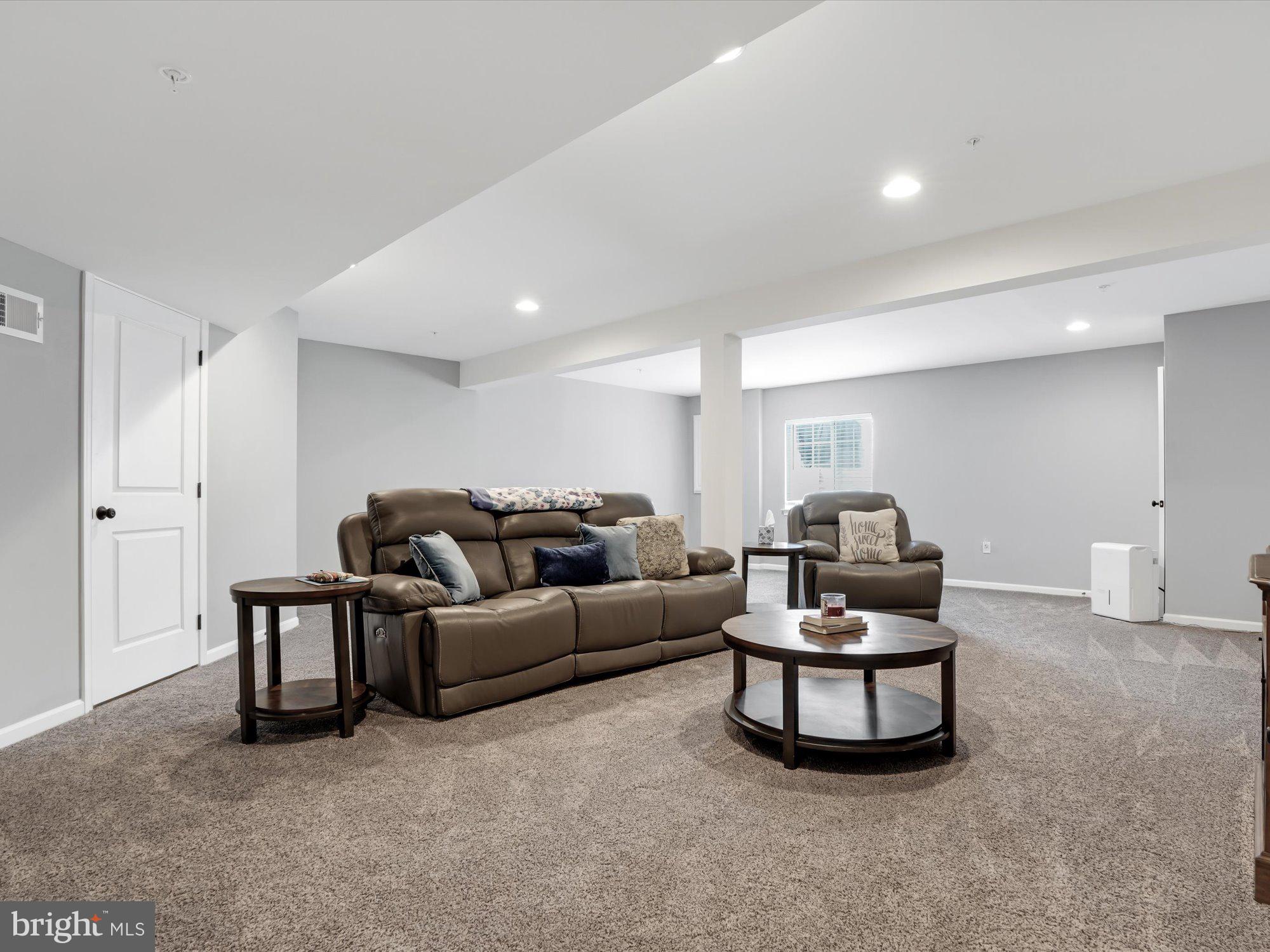 LANDOVER - Residential