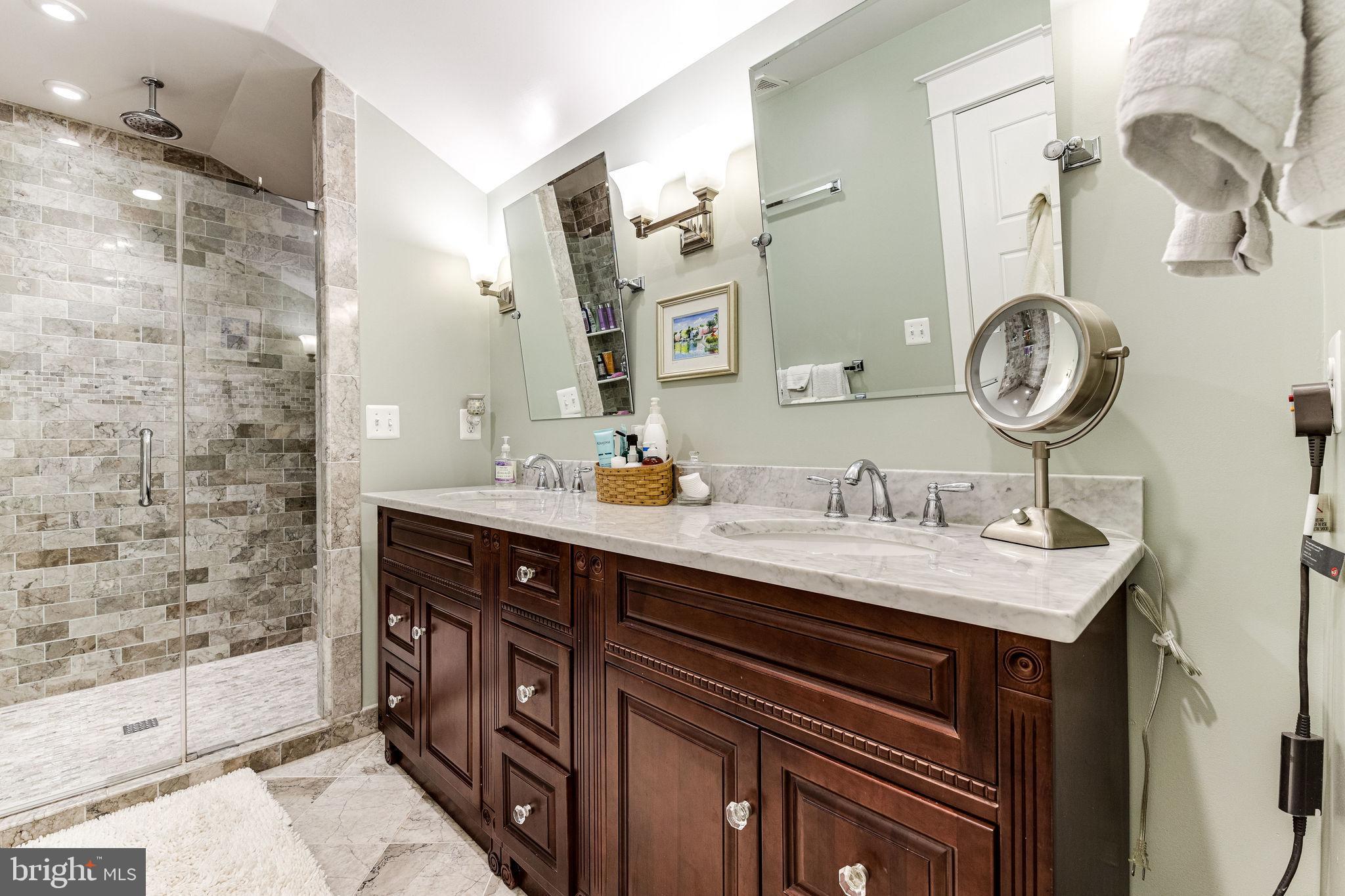 ROSEMONT - Residential