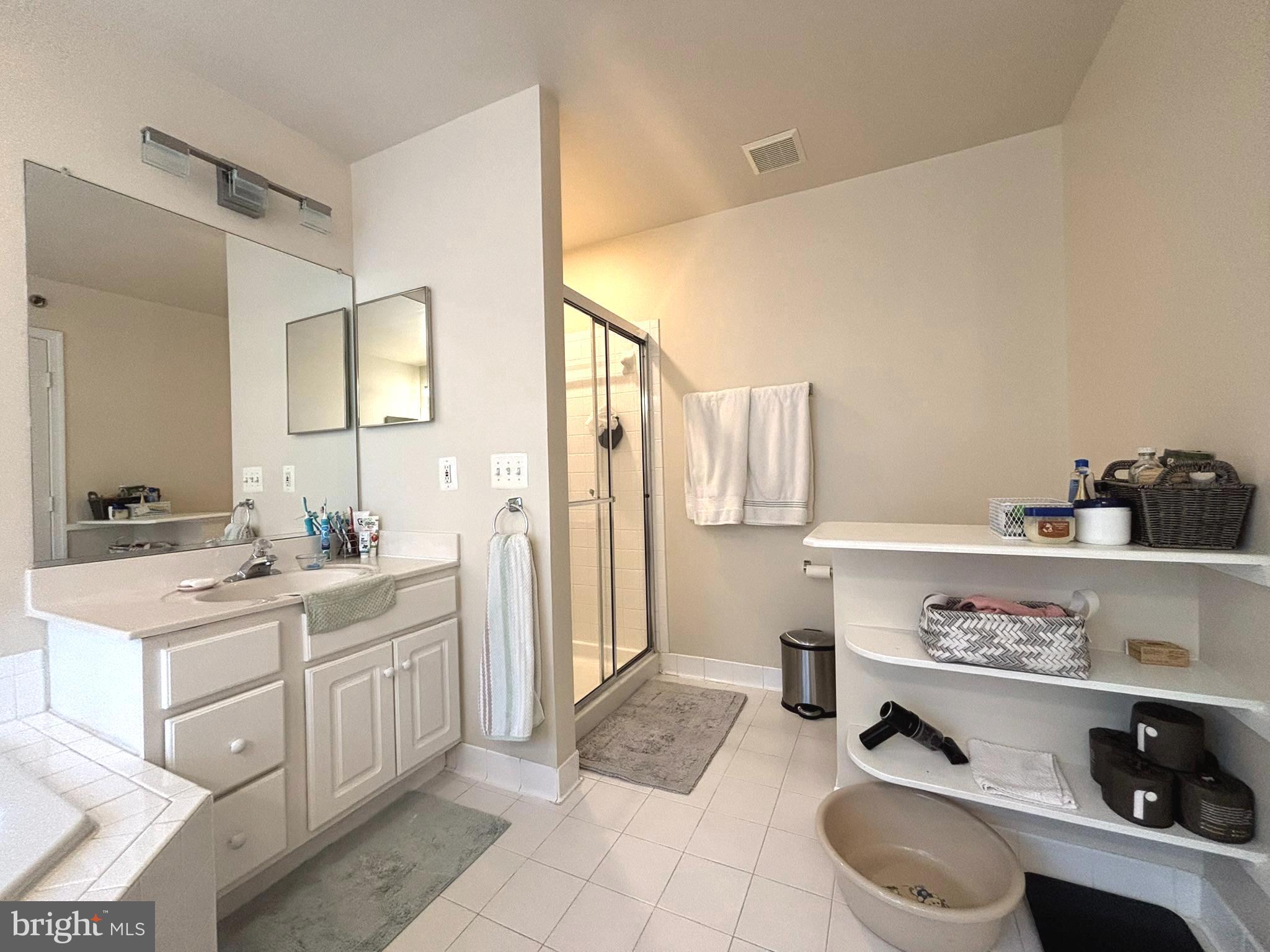 KENSINGTON COURTS - Residential Lease