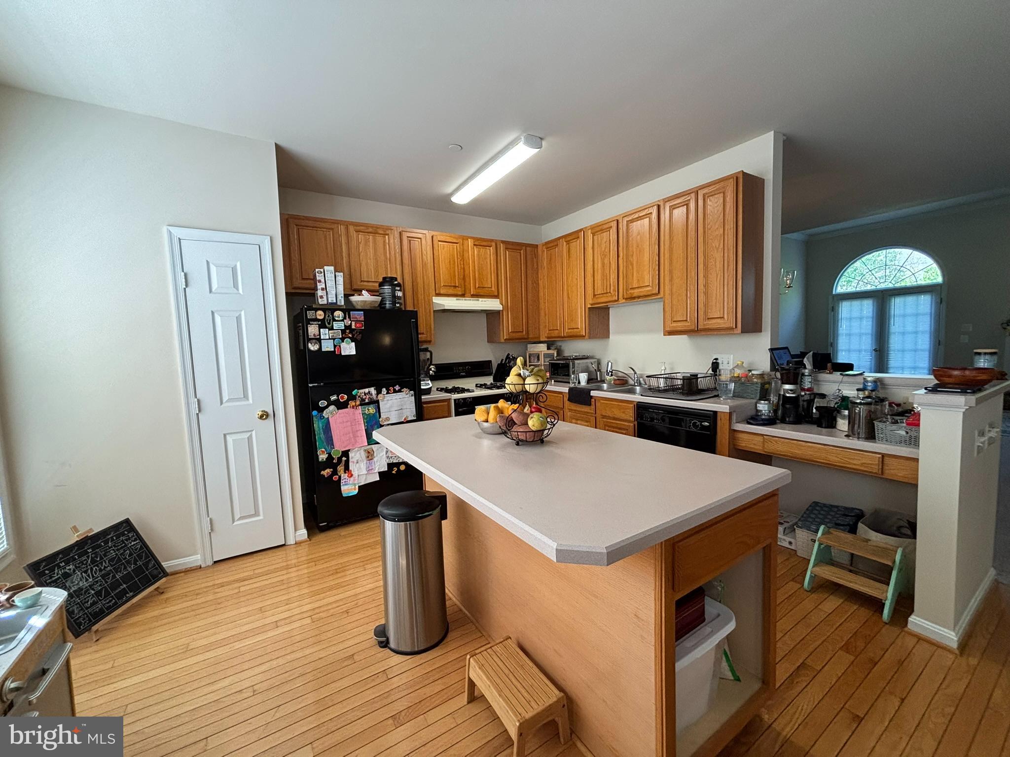 KENSINGTON COURTS - Residential Lease