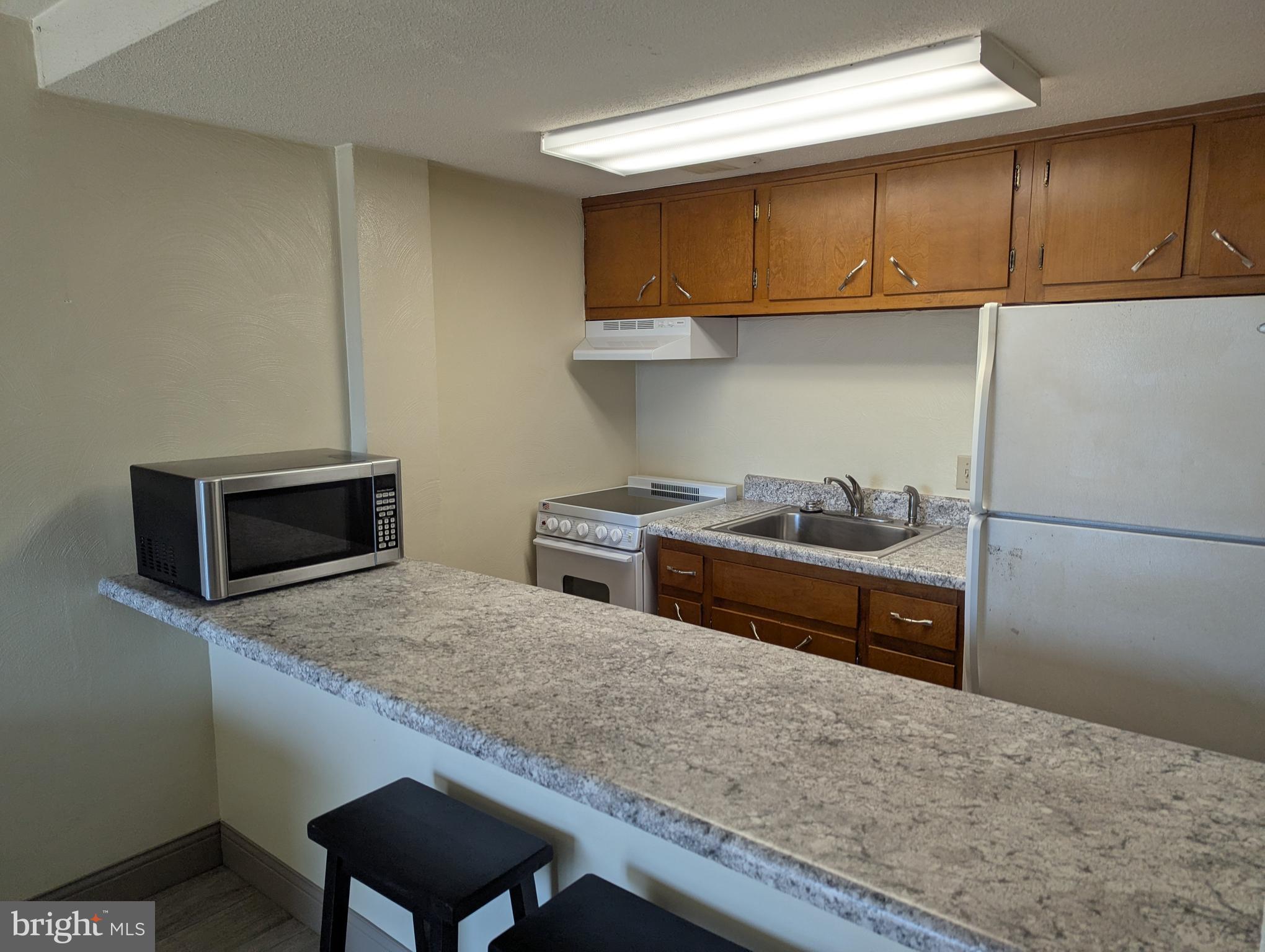 UNIVERSITY TOWERS - Residential