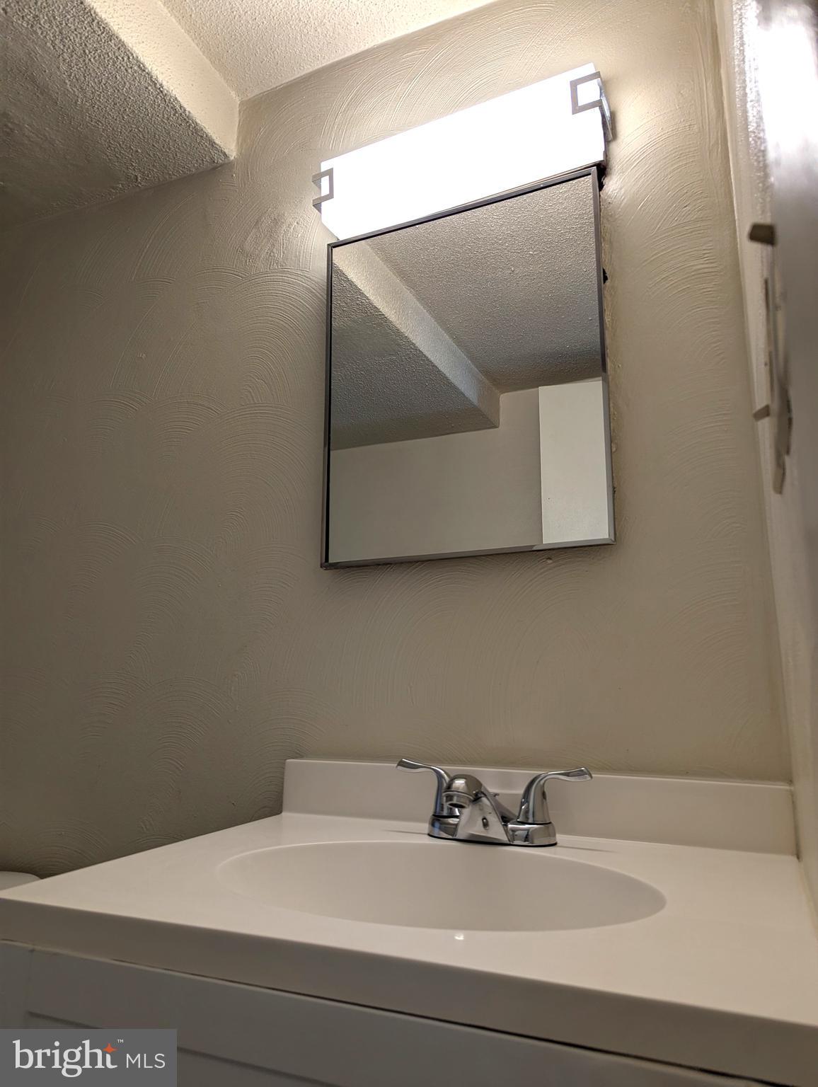 UNIVERSITY TOWERS - Residential