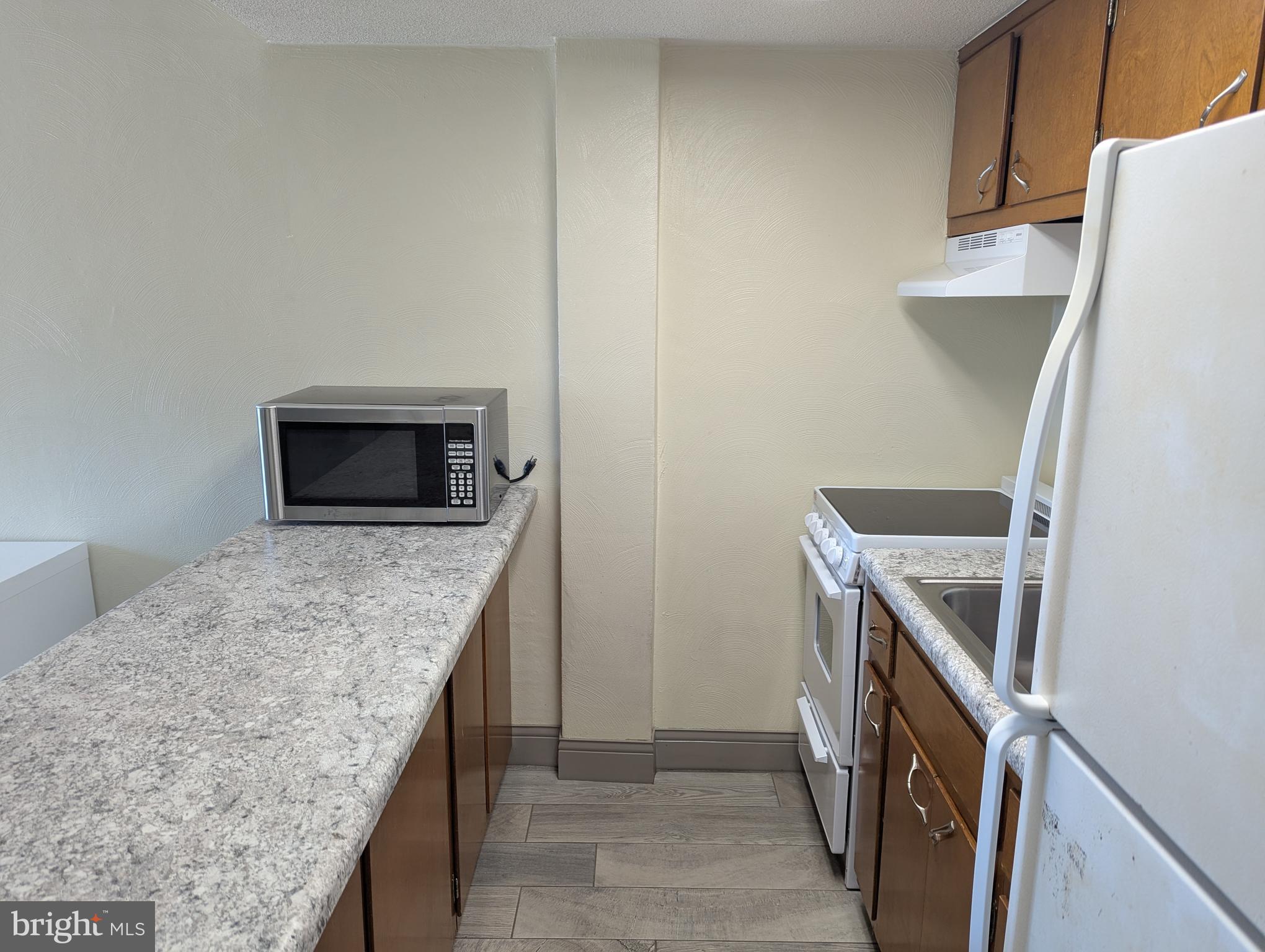 UNIVERSITY TOWERS - Residential