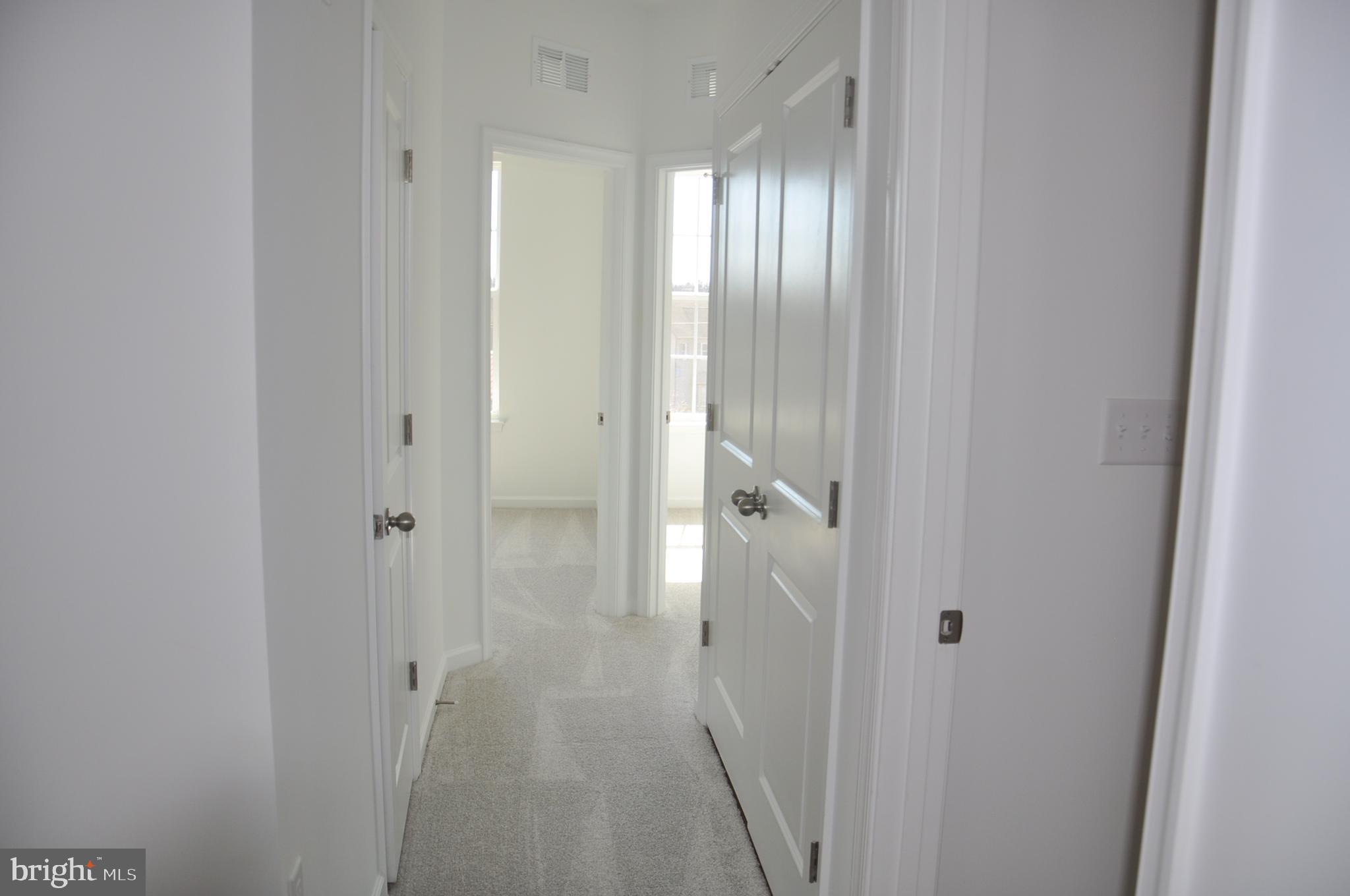 LOFTS AT CREEKSIDE - Residential Lease