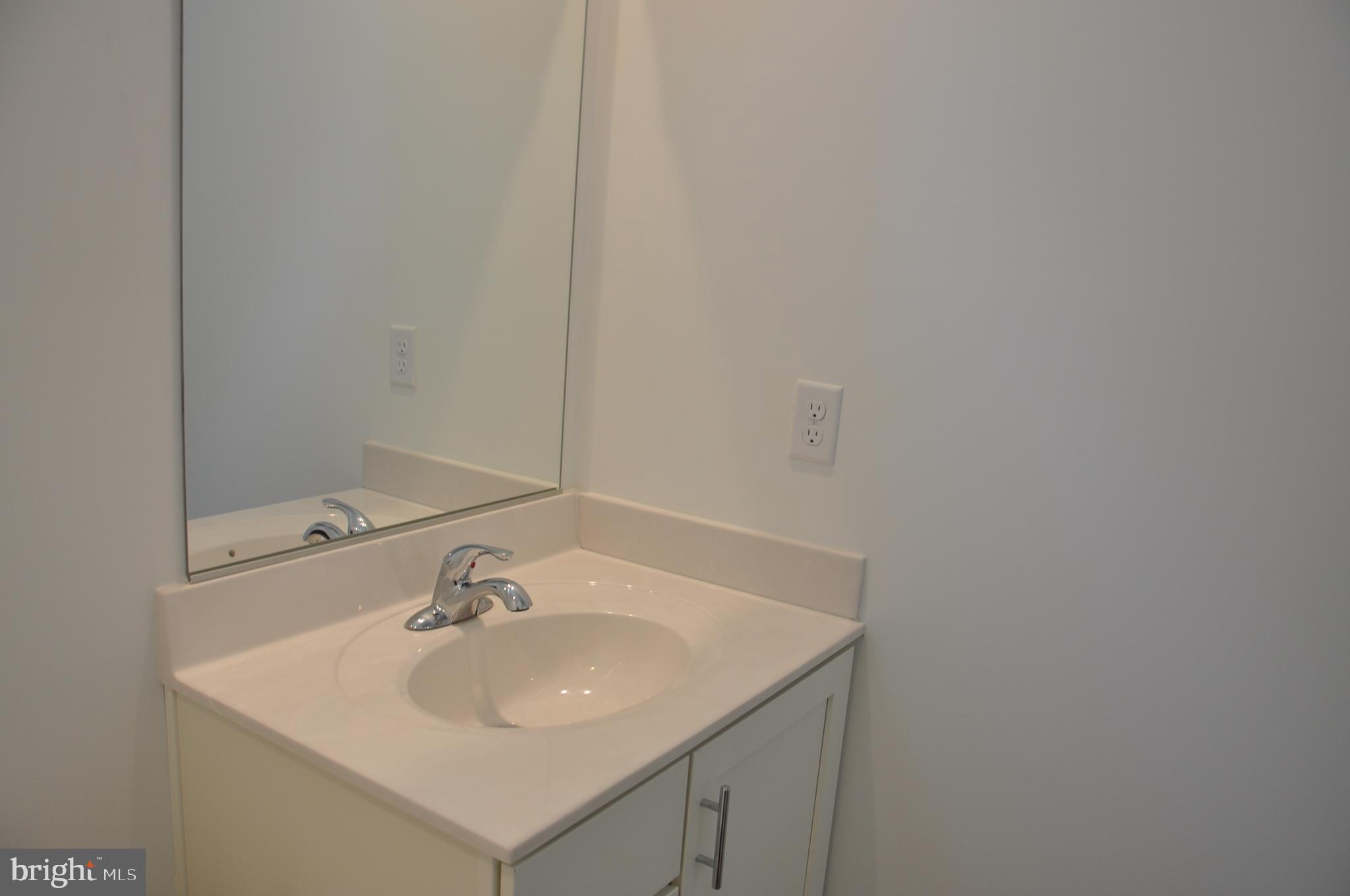 LOFTS AT CREEKSIDE - Residential Lease