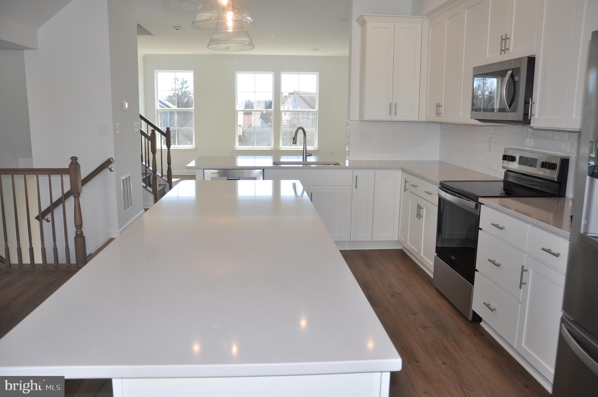 LOFTS AT CREEKSIDE - Residential Lease