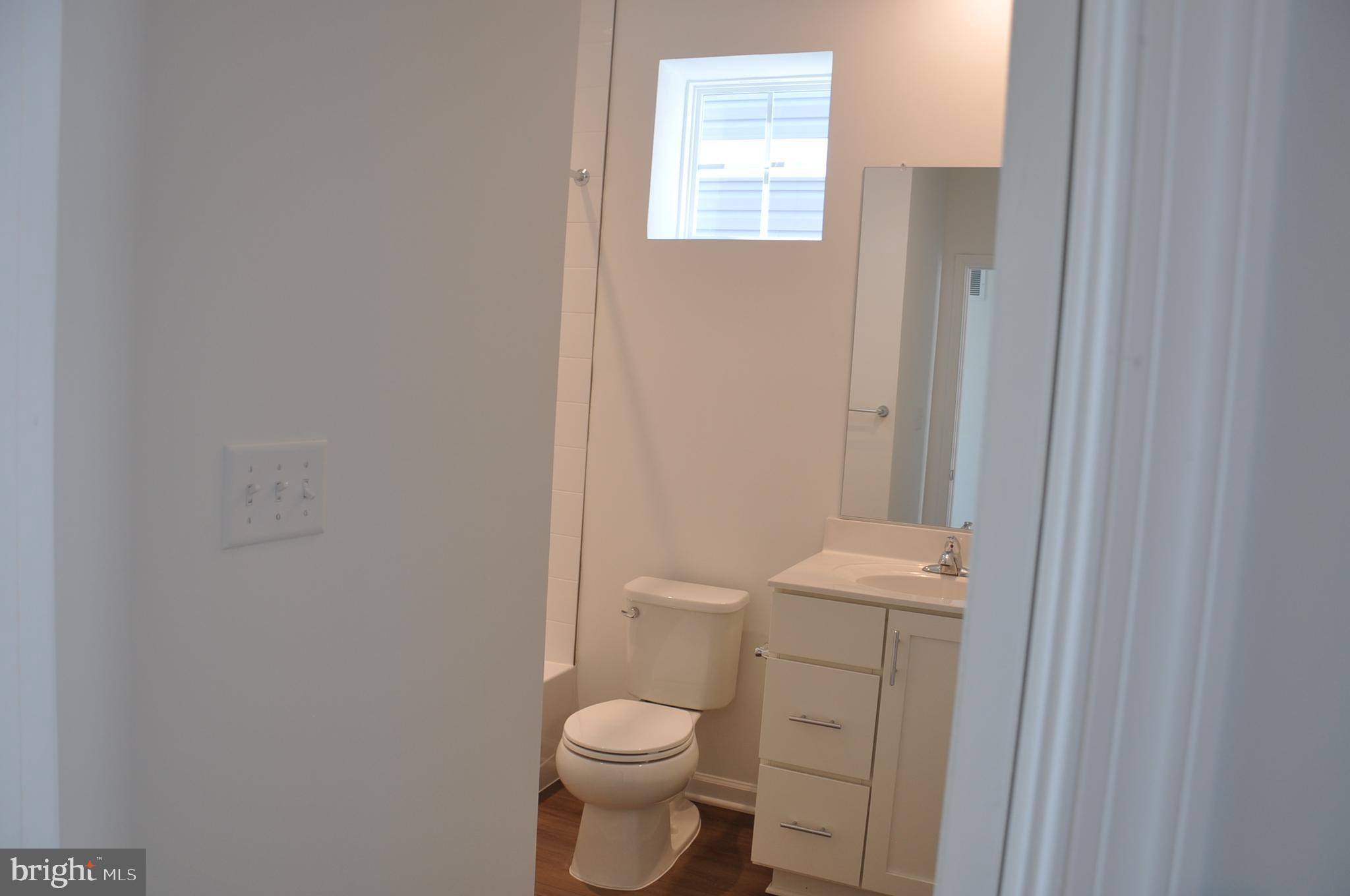 LOFTS AT CREEKSIDE - Residential Lease