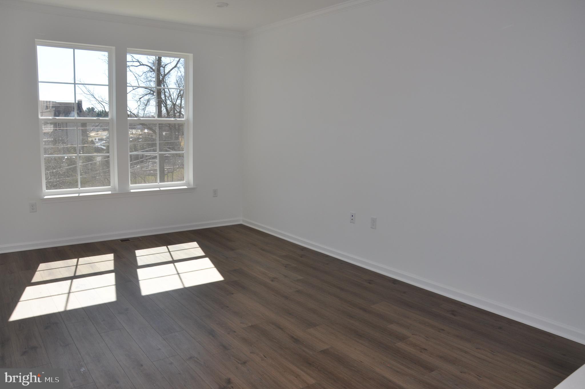 LOFTS AT CREEKSIDE - Residential Lease