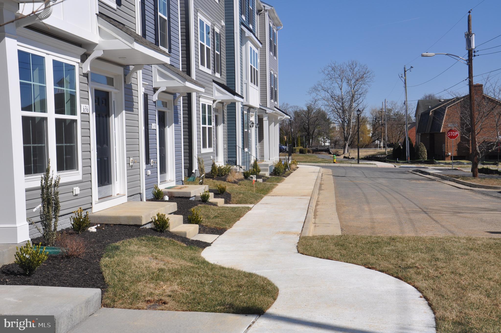 LOFTS AT CREEKSIDE - Residential Lease