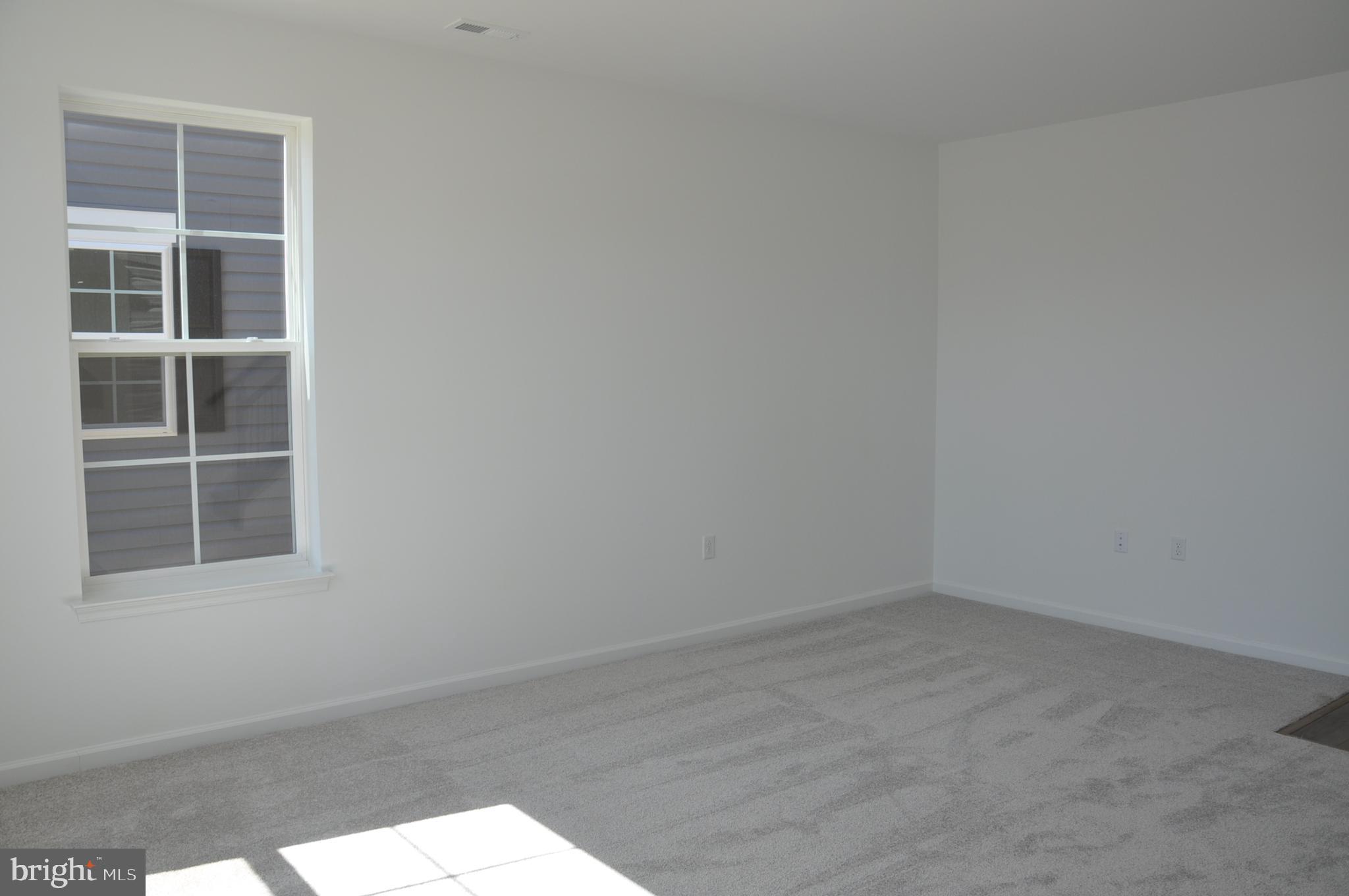 LOFTS AT CREEKSIDE - Residential Lease