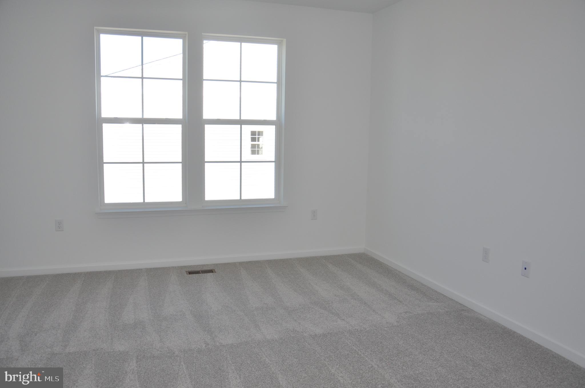 LOFTS AT CREEKSIDE - Residential Lease