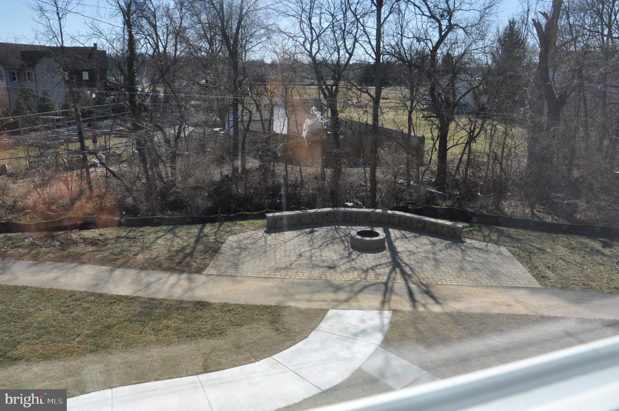 LOFTS AT CREEKSIDE - Residential Lease