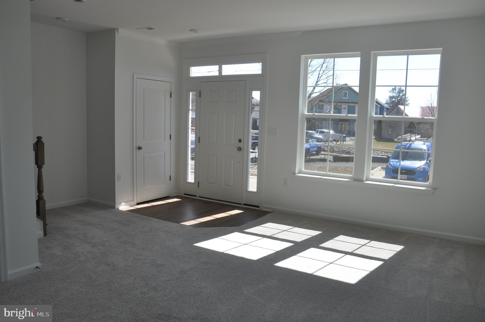 LOFTS AT CREEKSIDE - Residential Lease