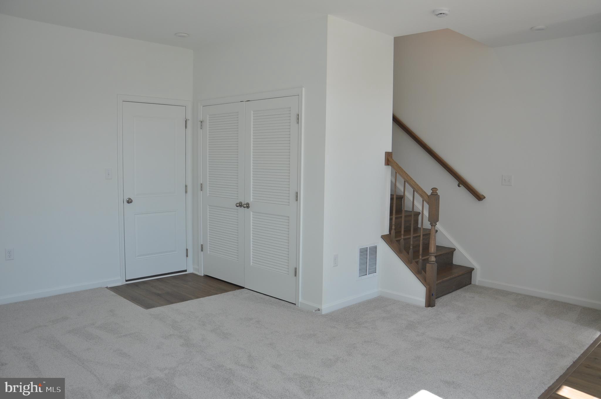 LOFTS AT CREEKSIDE - Residential Lease