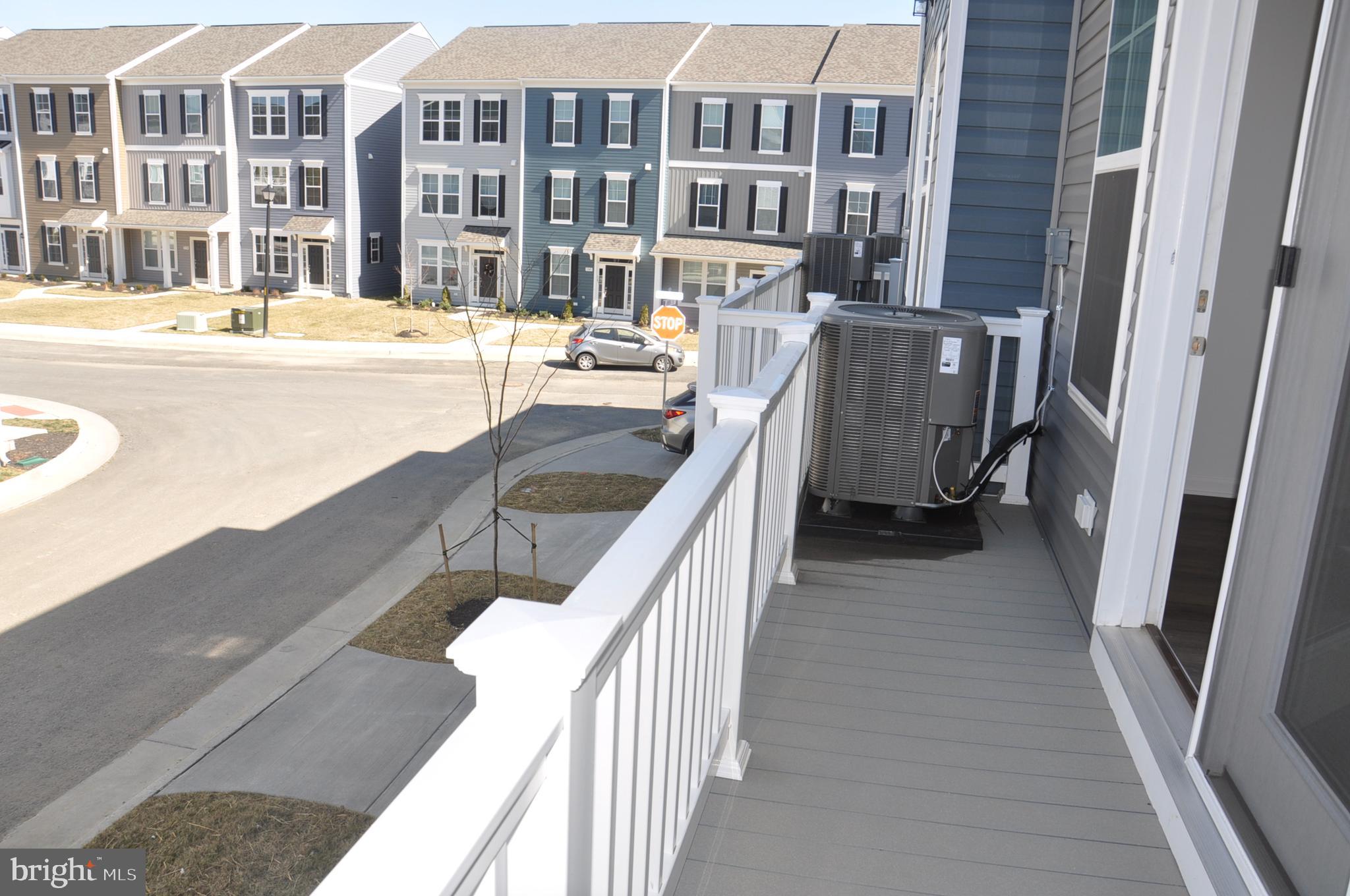 LOFTS AT CREEKSIDE - Residential Lease