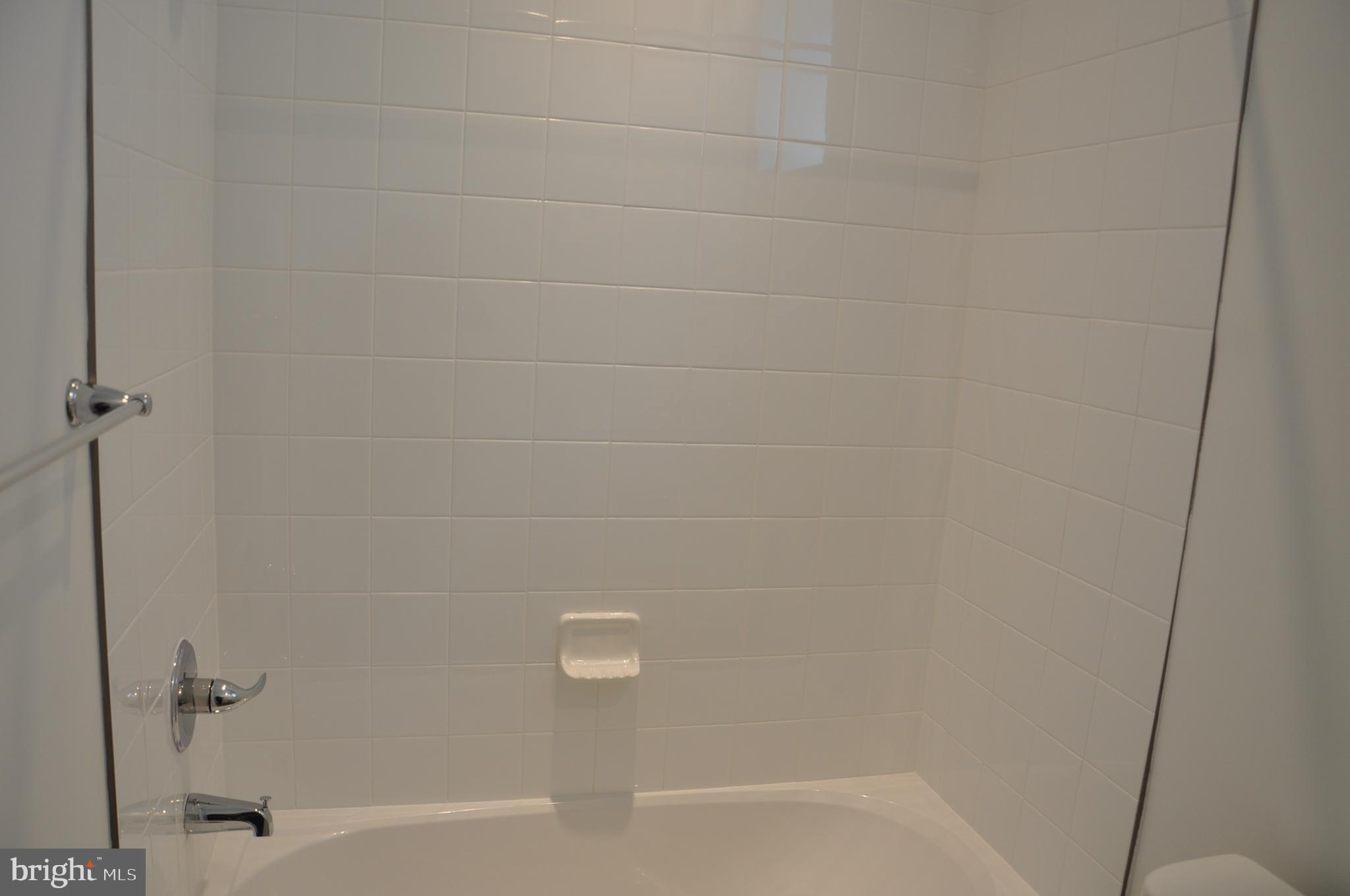 LOFTS AT CREEKSIDE - Residential Lease