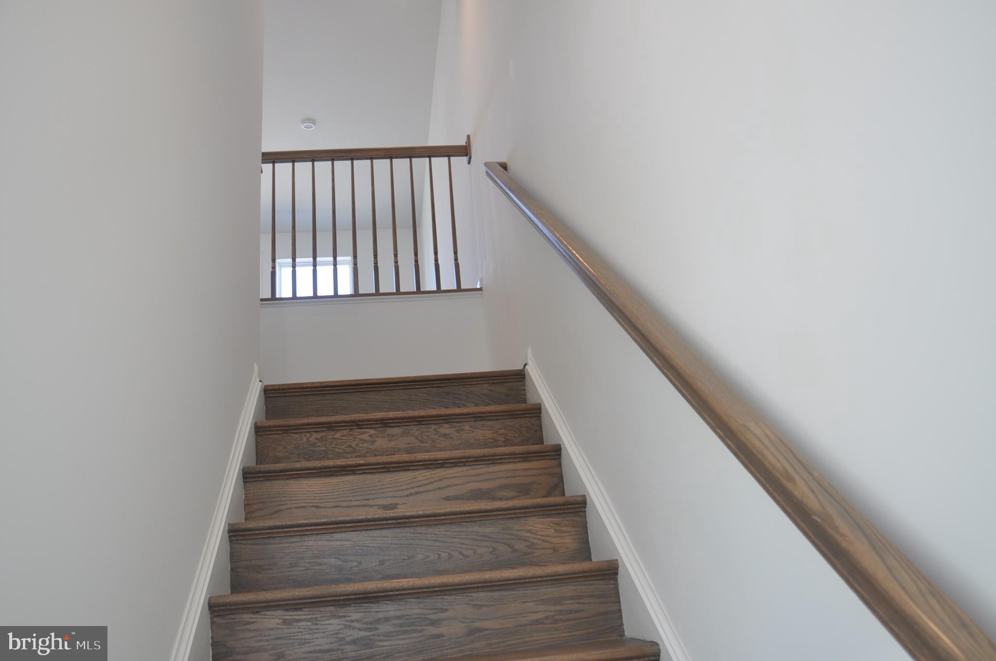 LOFTS AT CREEKSIDE - Residential Lease