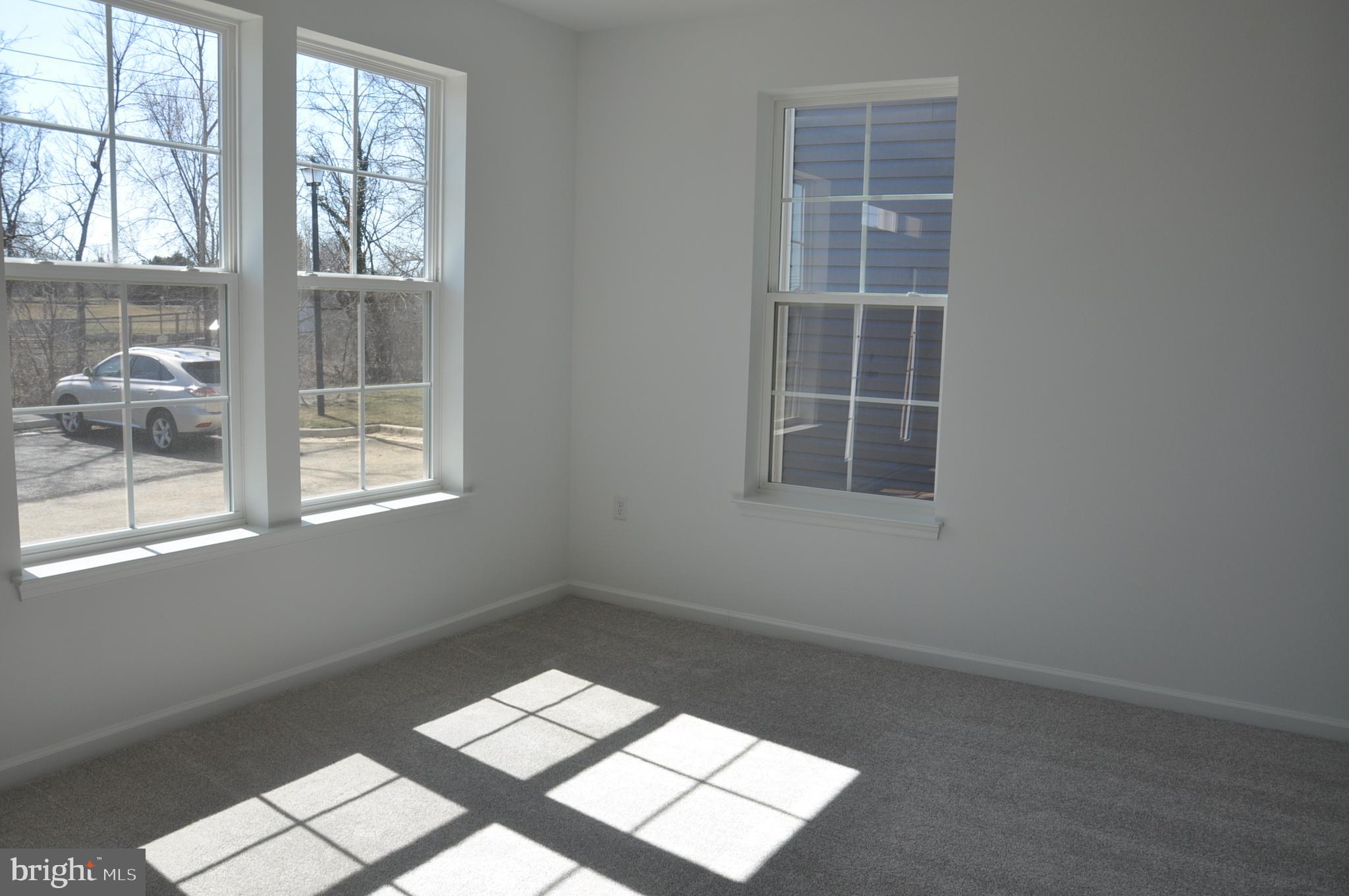 LOFTS AT CREEKSIDE - Residential Lease