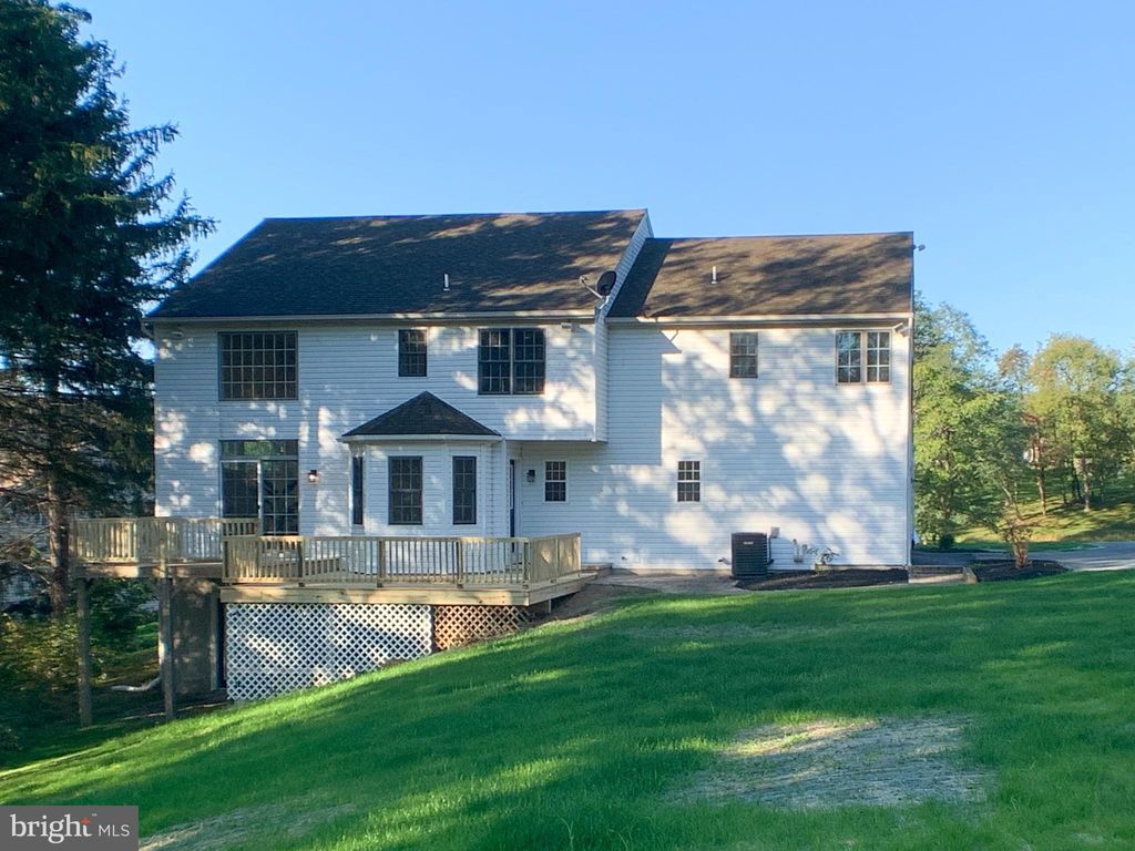 Photo of 111 Bullrush Lndg, Elizabethtown, PA 17022 (MLS # PALA2047970)