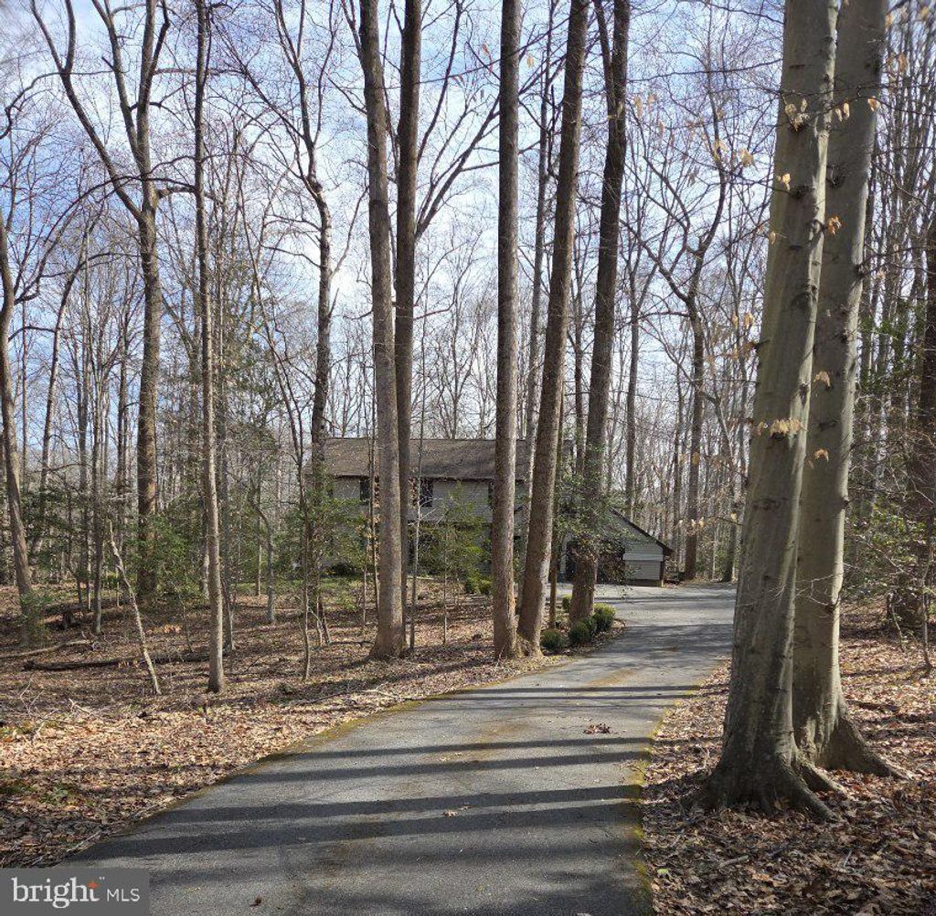 Photo of 2545 Lavall Court, DAVIDSONVILLE, MD 21035 (MLS # MDAA2126992)