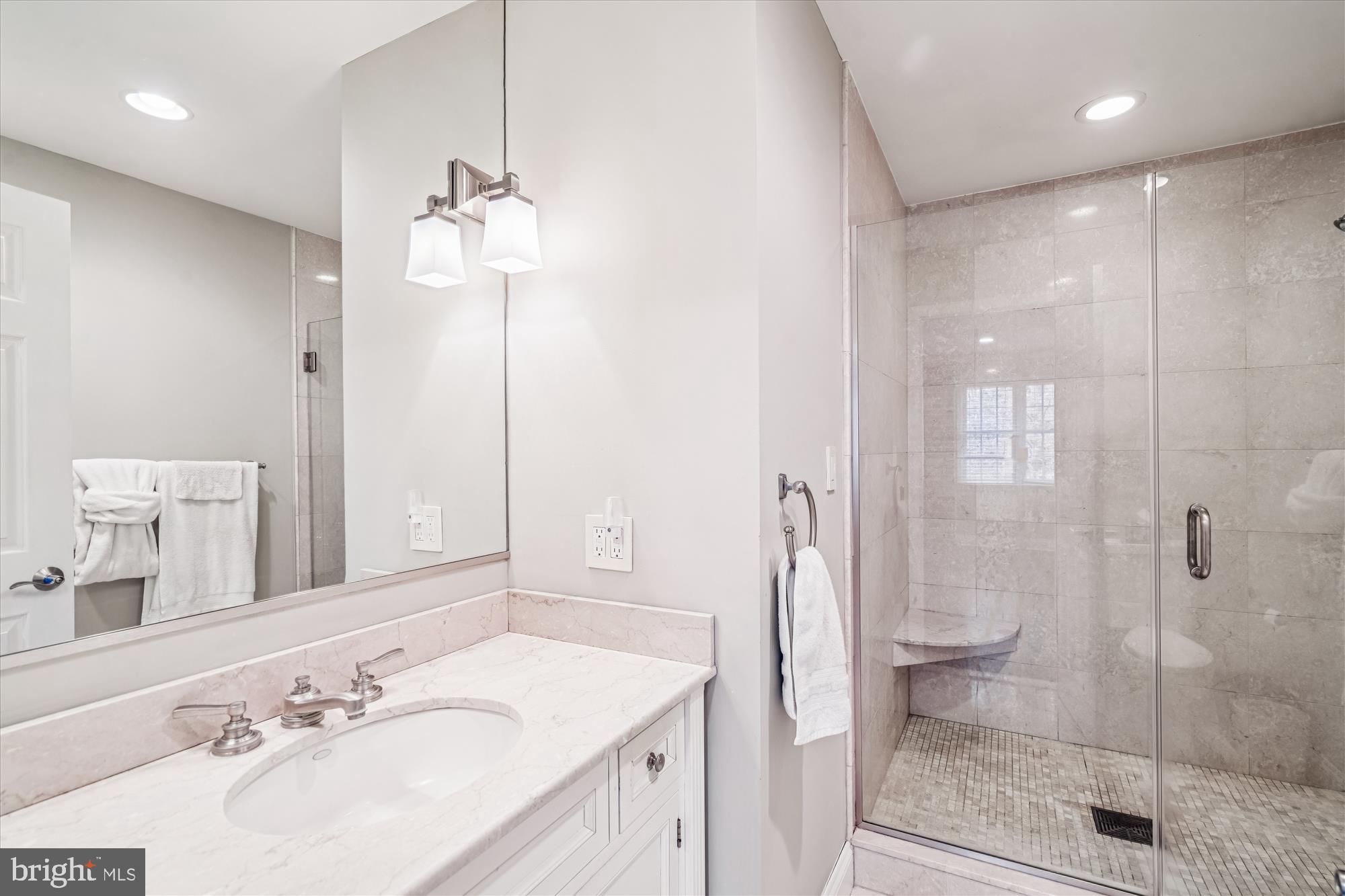 LAVALL WOODS - Residential