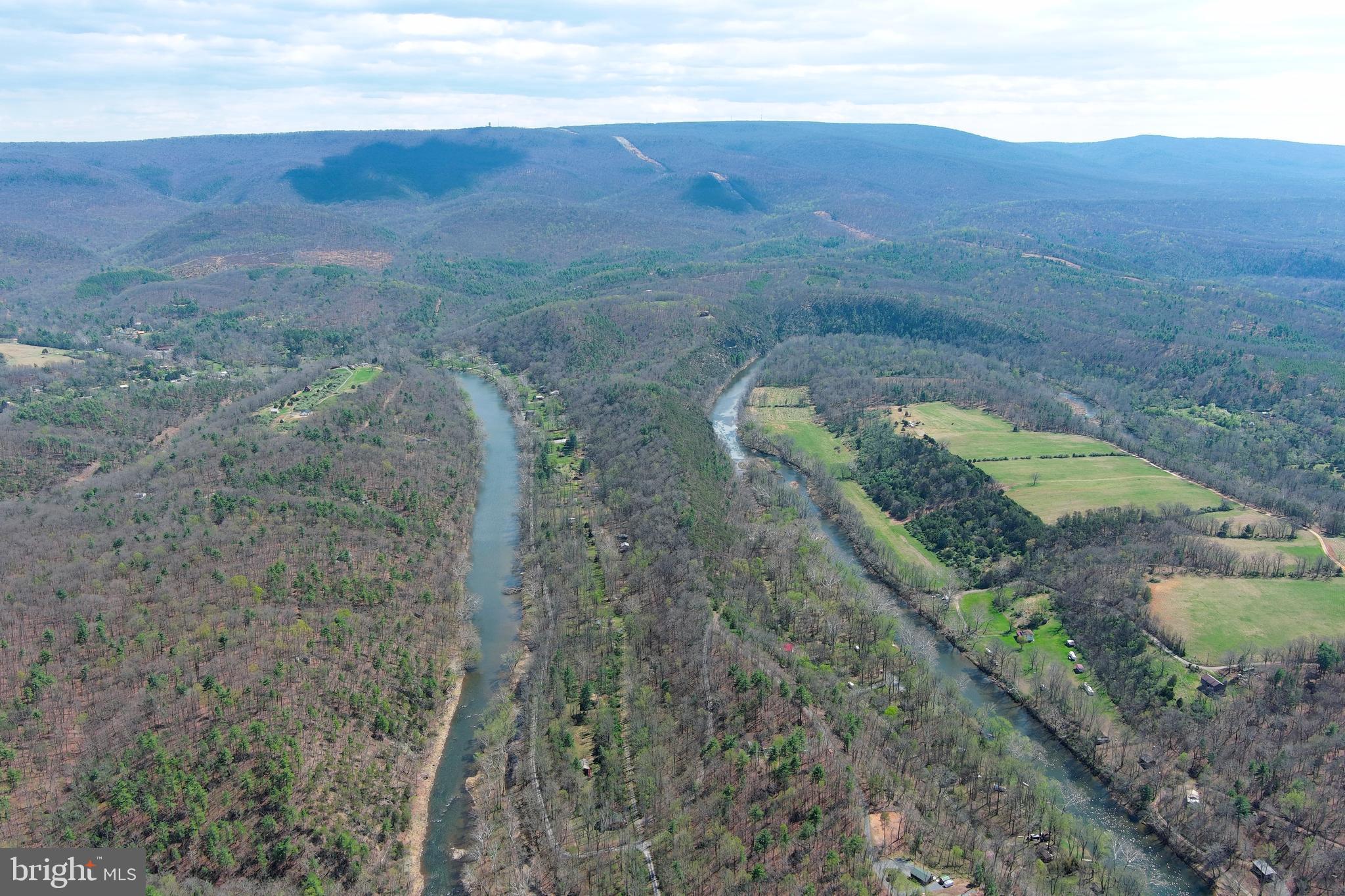 CACAPON HILLS - Land