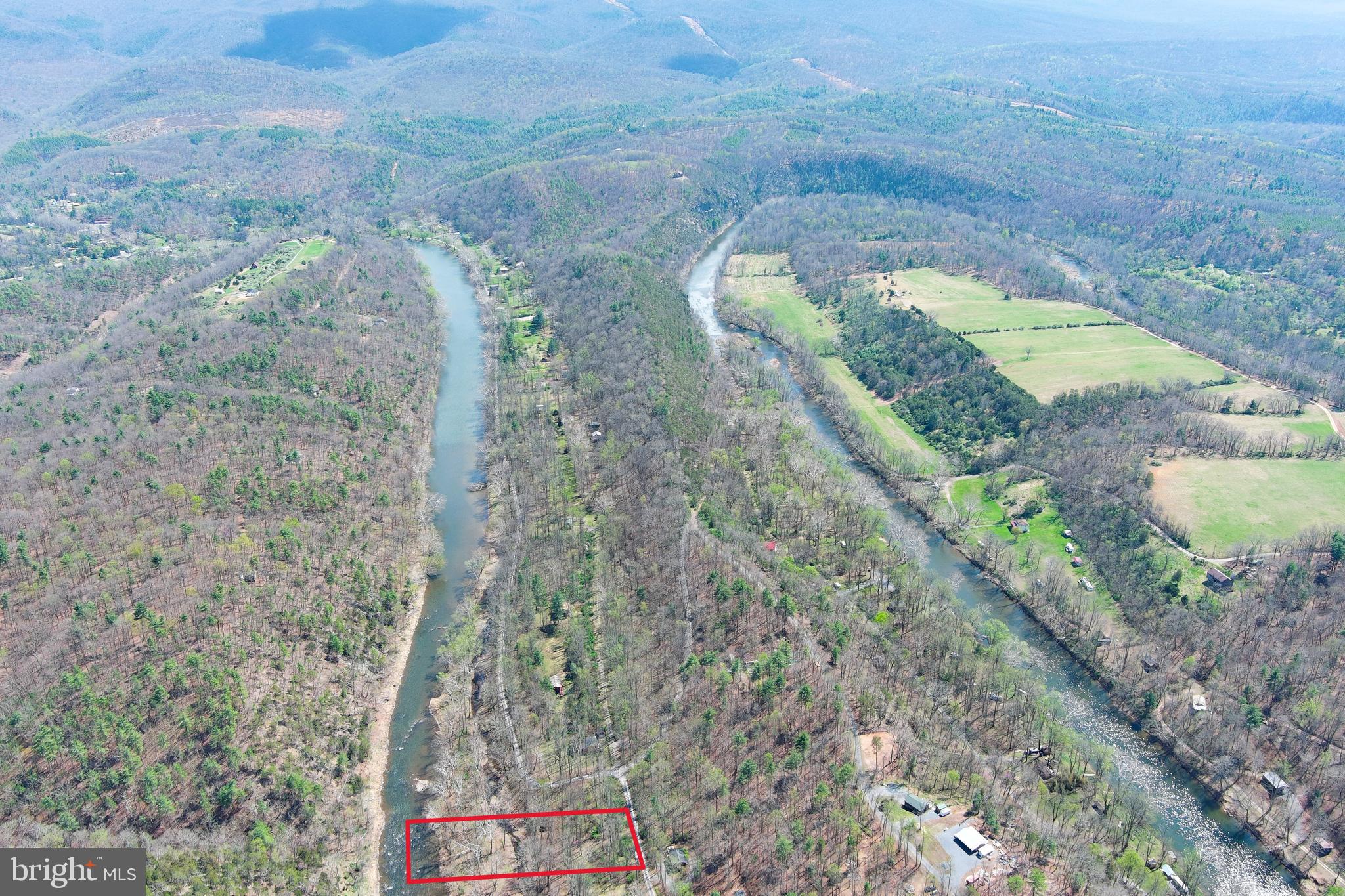 CACAPON HILLS - Land