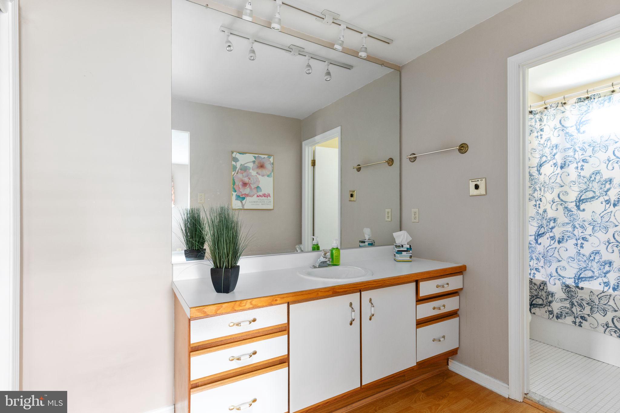 BURKE CENTRE - Residential