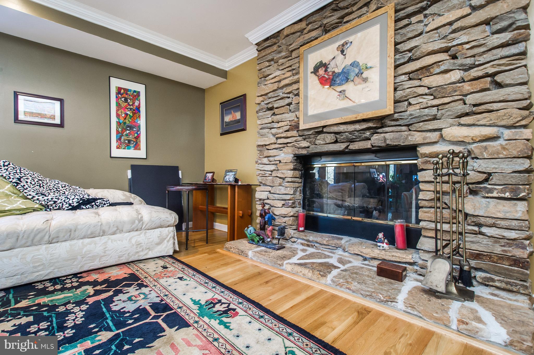 FIVE SPRINGS - Residential Lease