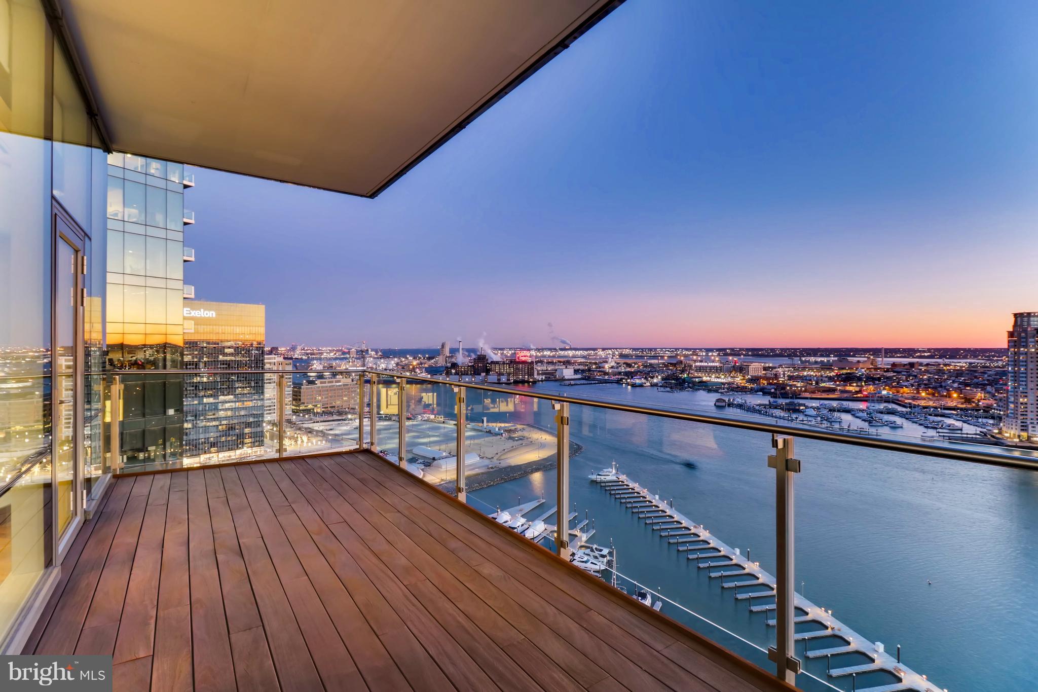 FOUR SEASONS PRIVATE RESIDENCES - Residential