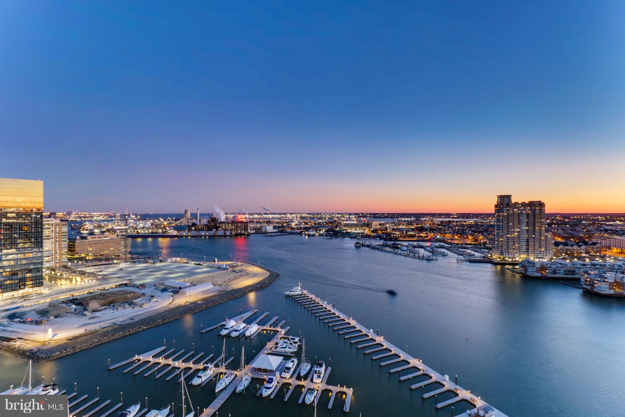 FOUR SEASONS PRIVATE RESIDENCES - Residential