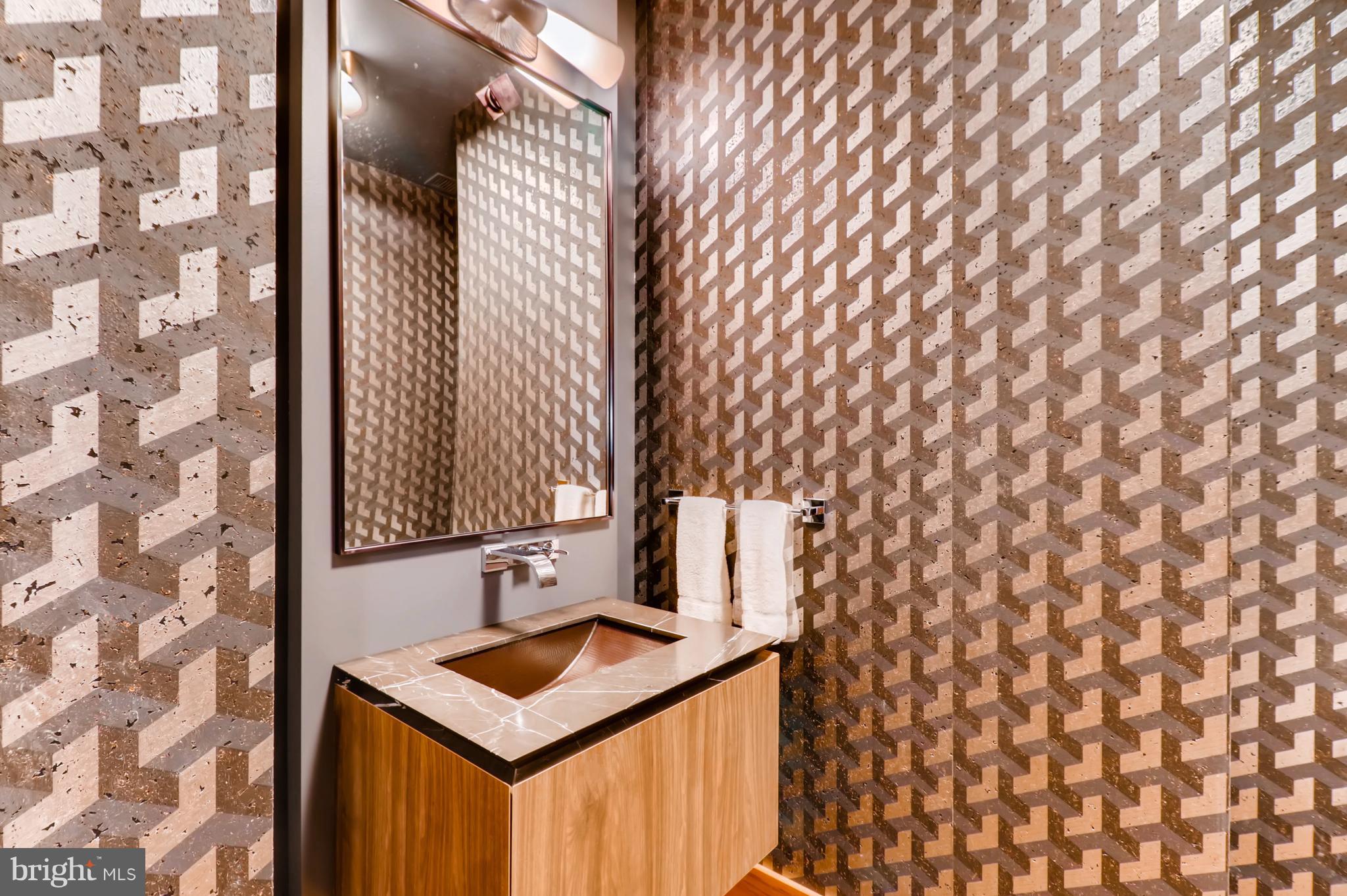 FOUR SEASONS PRIVATE RESIDENCES - Residential