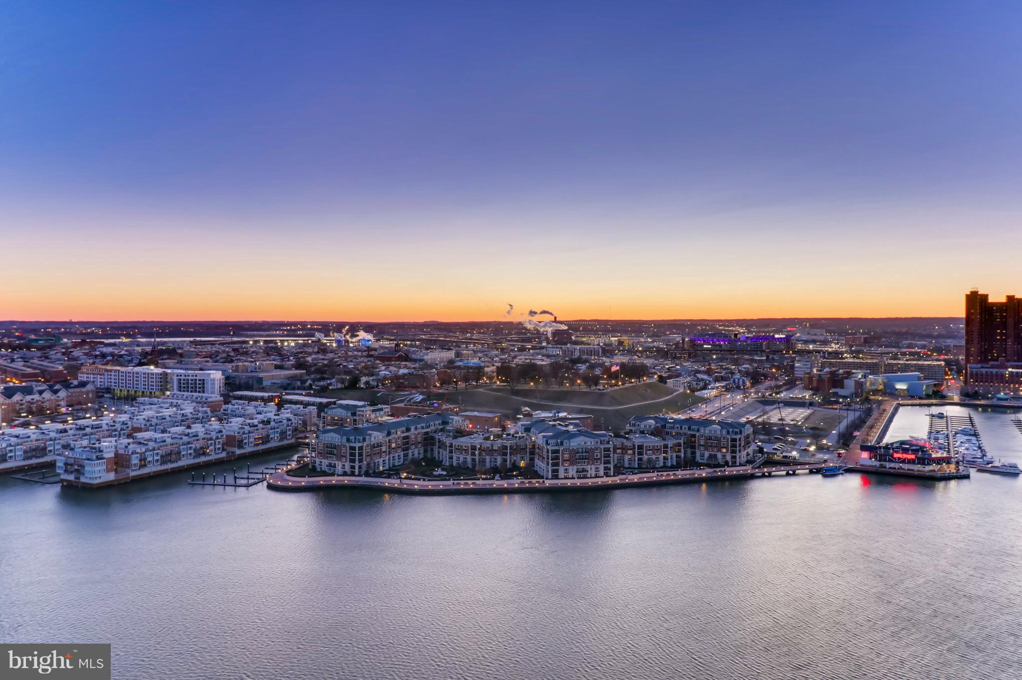 FOUR SEASONS PRIVATE RESIDENCES - Residential