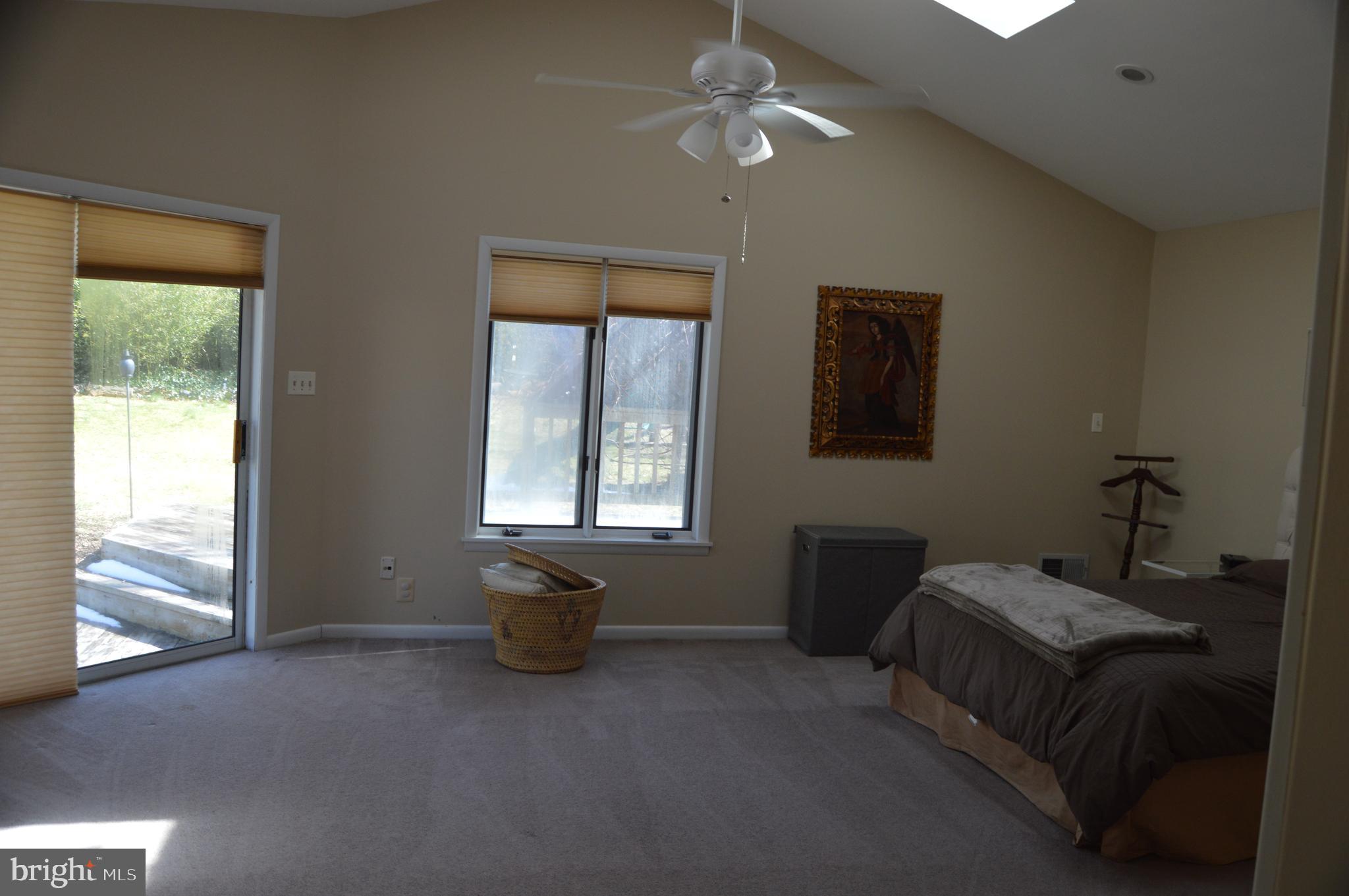 SLEEPY HOLLOW MANOR - Residential Lease