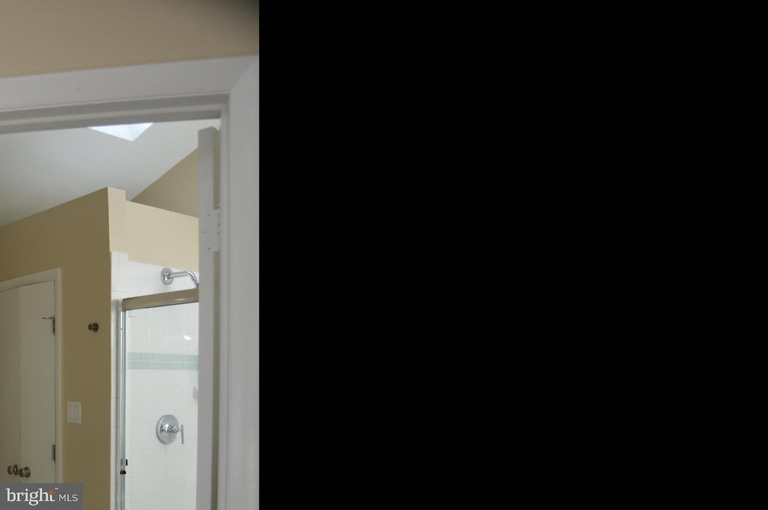 SLEEPY HOLLOW MANOR - Residential Lease