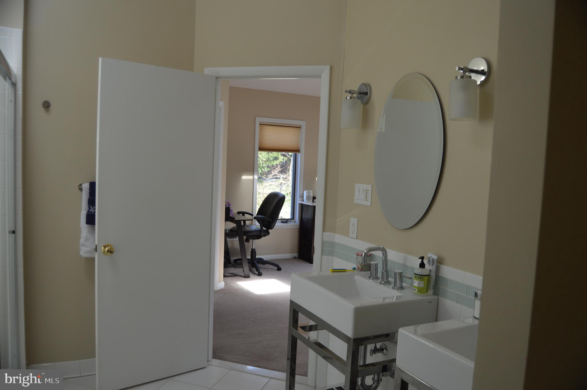 SLEEPY HOLLOW MANOR - Residential Lease