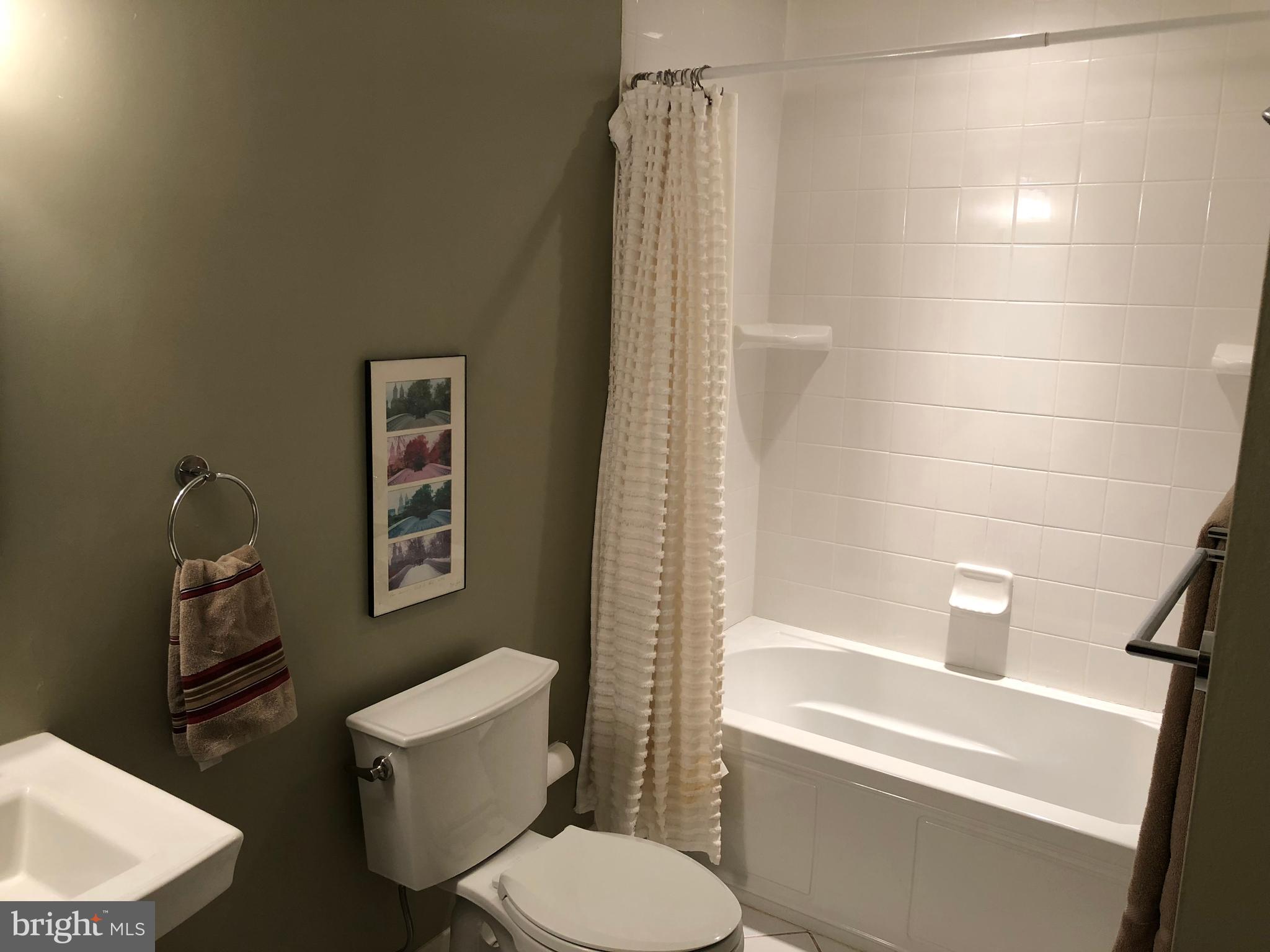 SLEEPY HOLLOW MANOR - Residential Lease