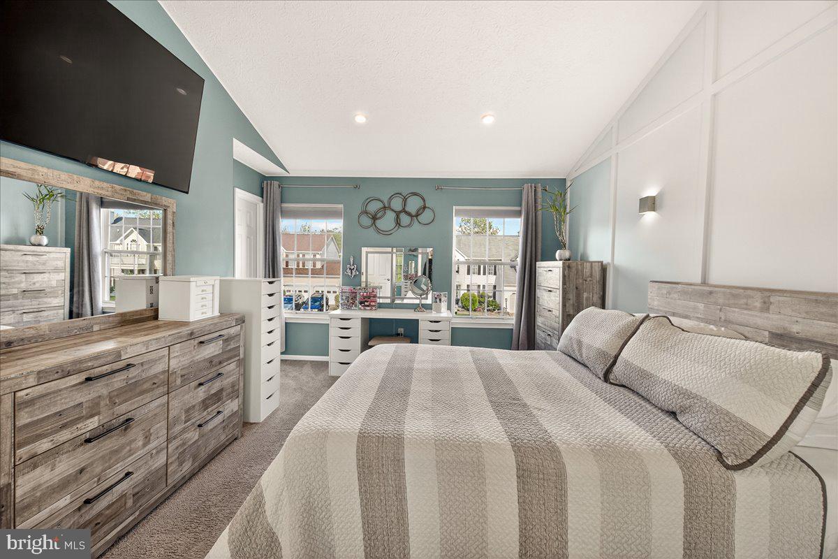 MONARCH RIDGE - Residential