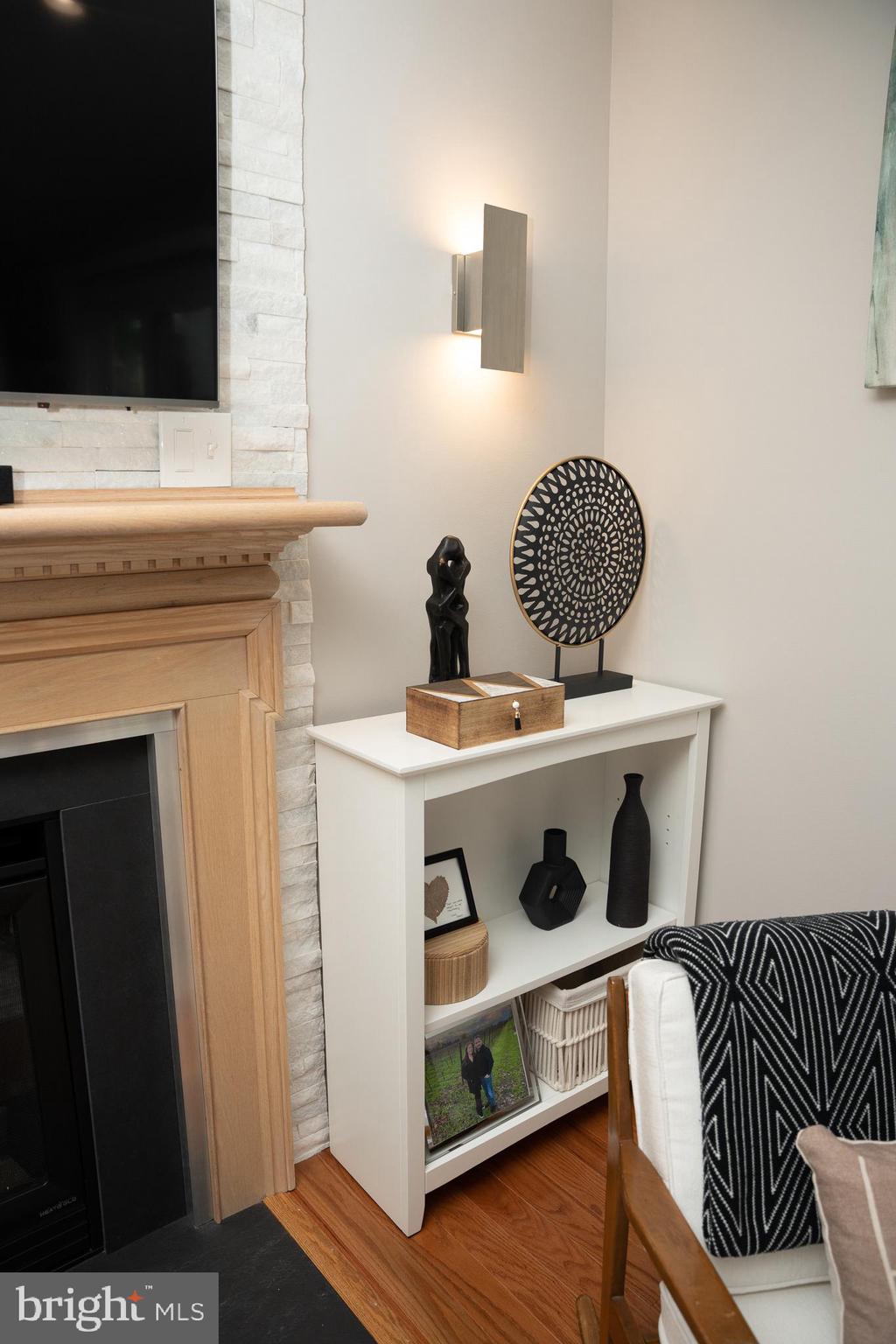 MONARCH RIDGE - Residential