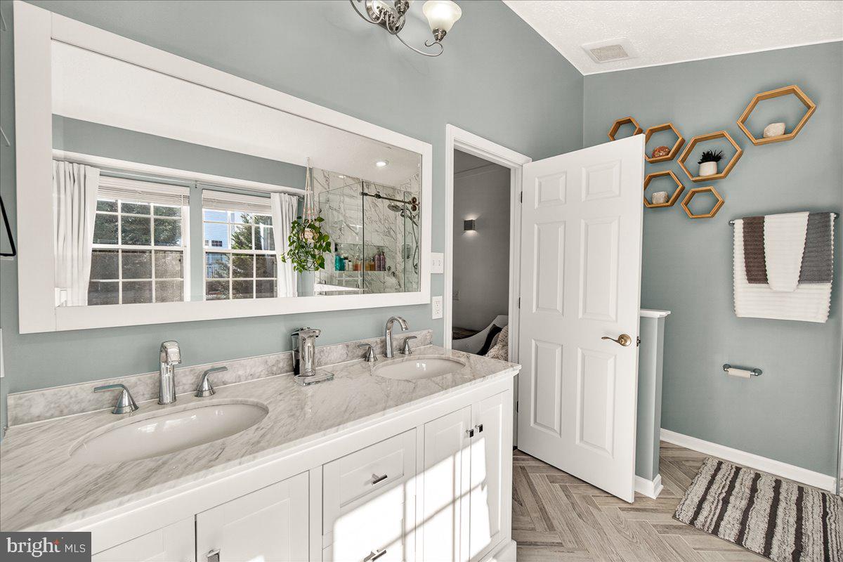 MONARCH RIDGE - Residential