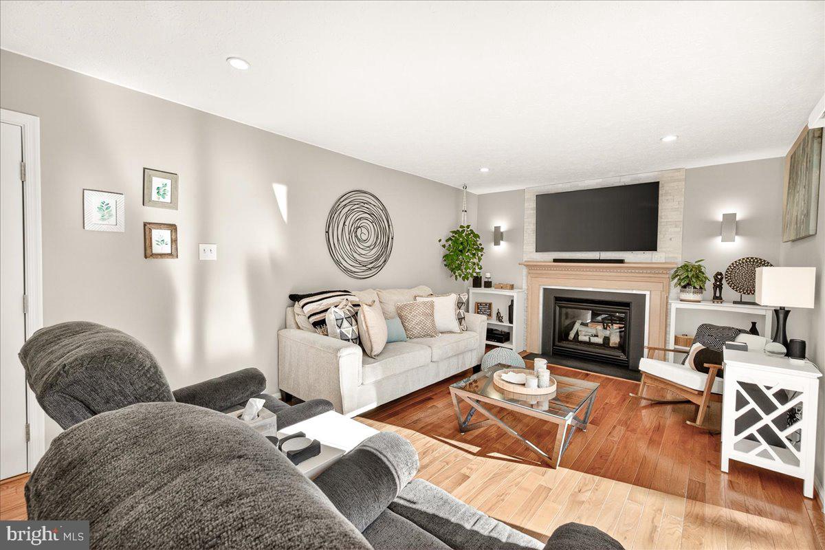 MONARCH RIDGE - Residential