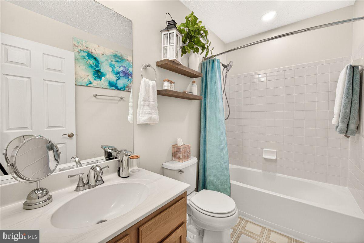 MONARCH RIDGE - Residential