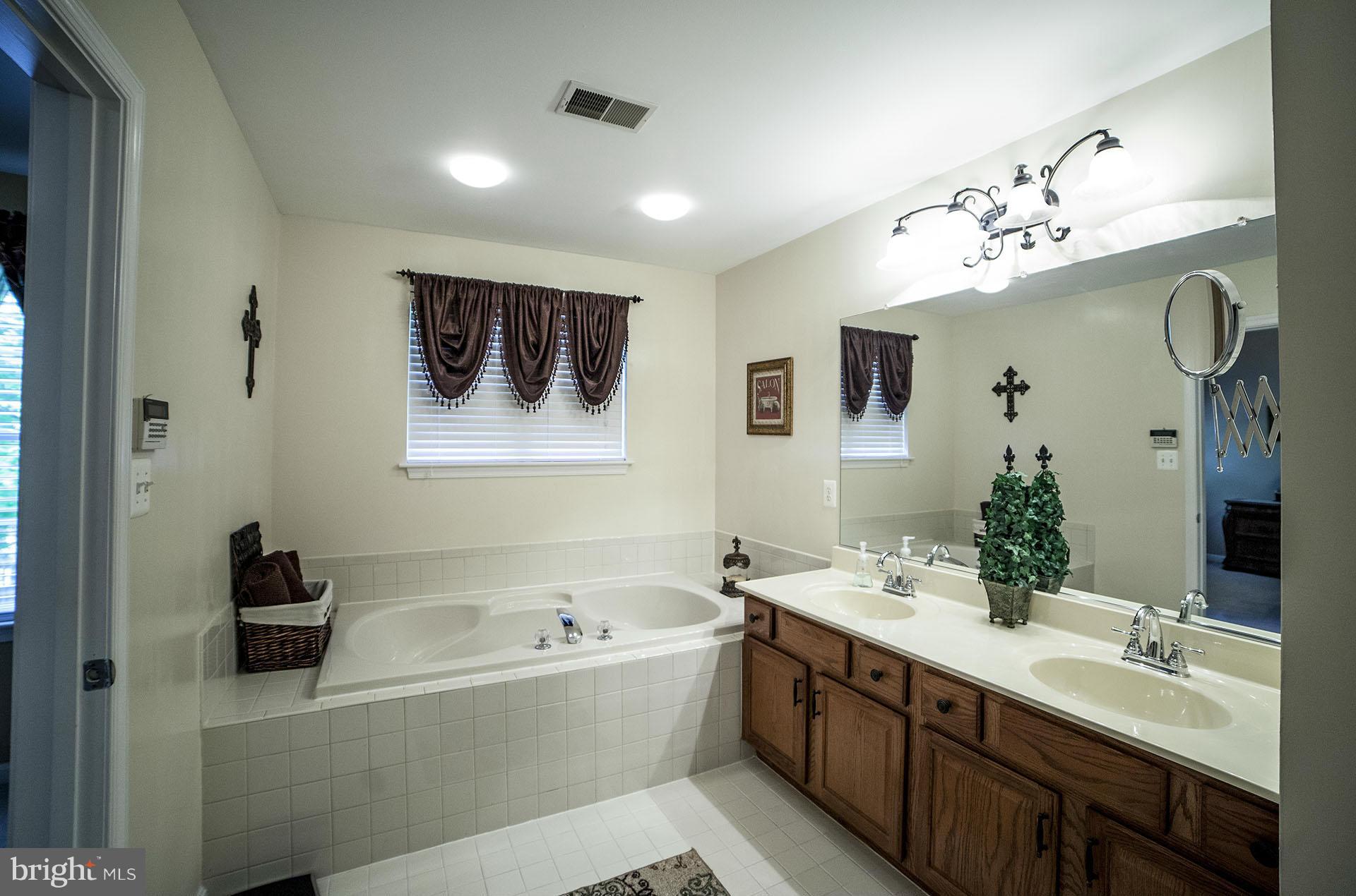 TRAILS OF GLENEAGLES - Residential